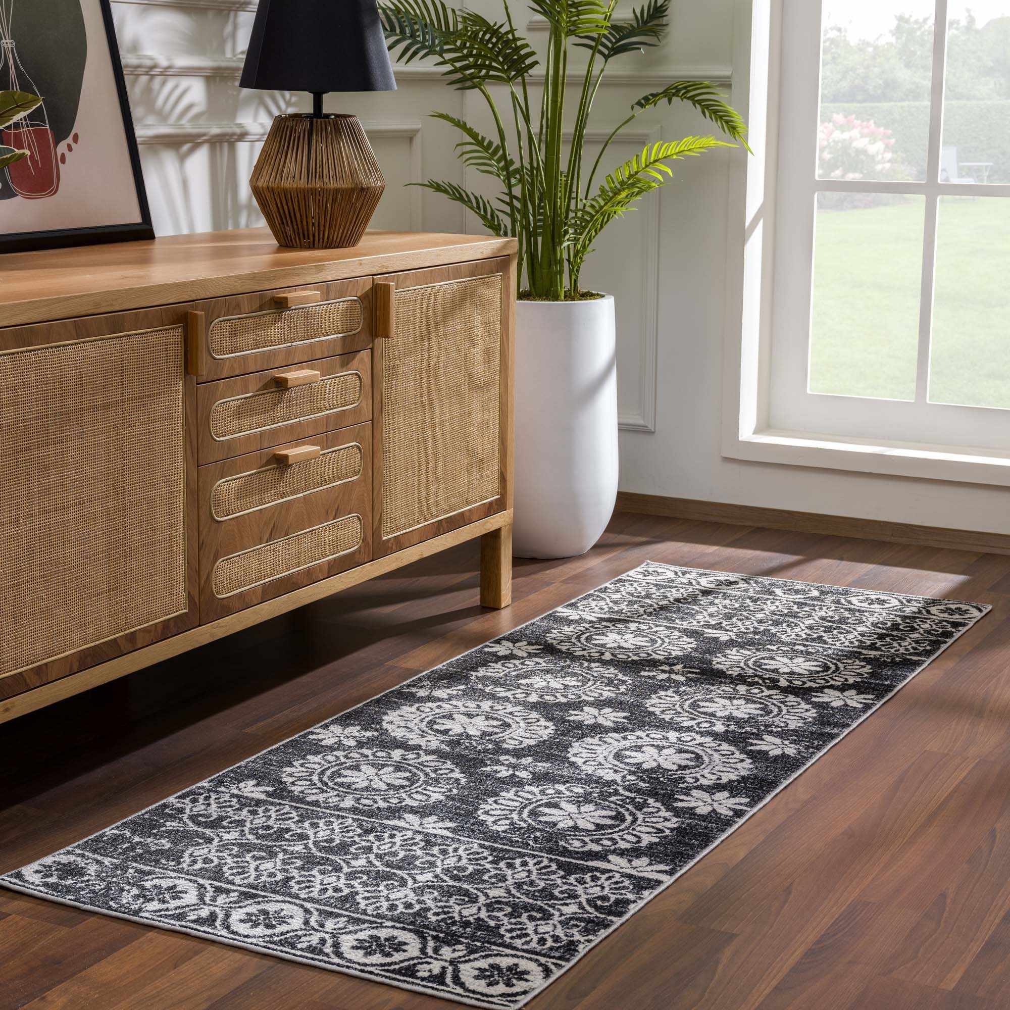 Kahraman Black&White Floral Washable Area Rug