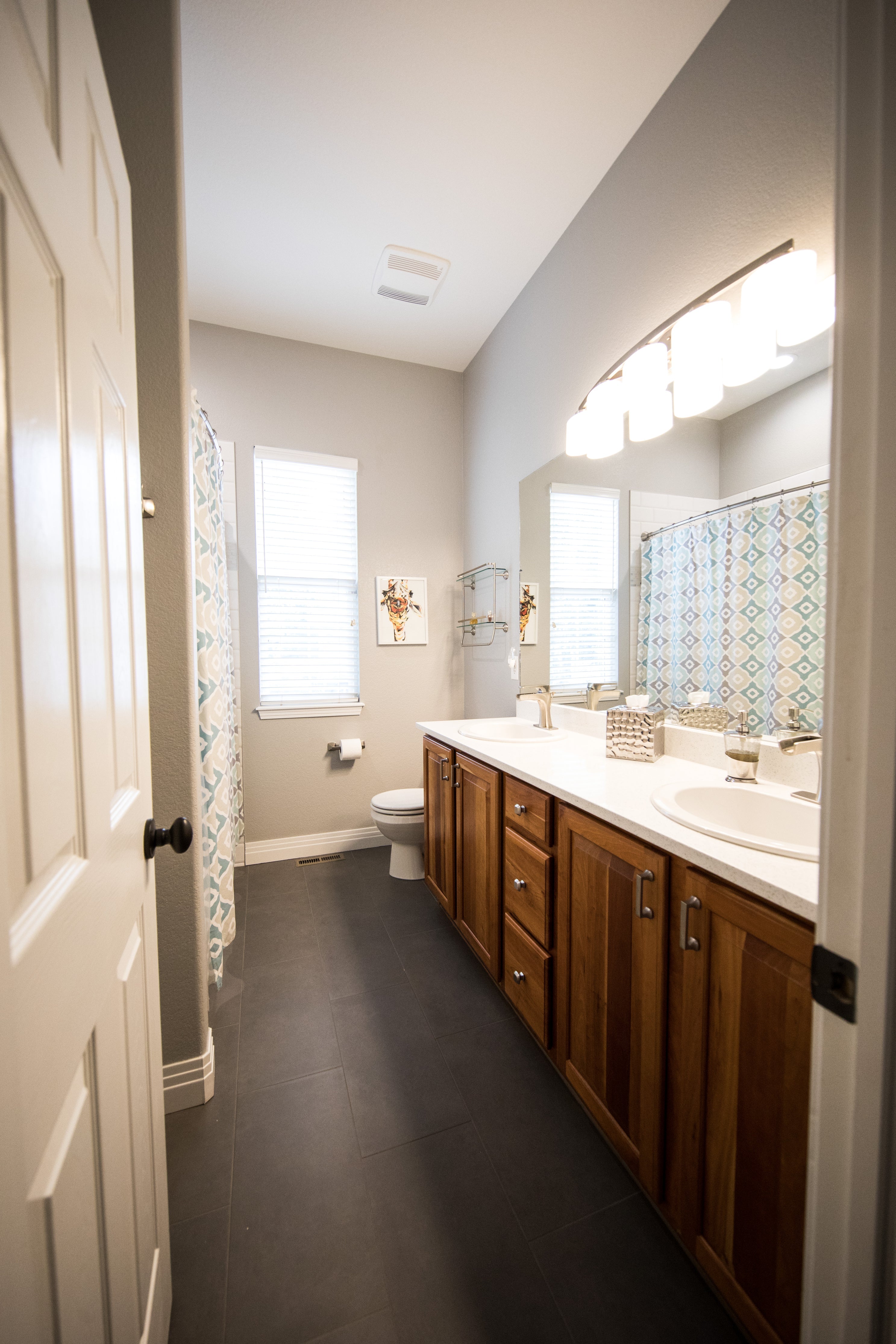 The Best Bathroom Flooring Options: How to Choose the Right Flooring for Your Space