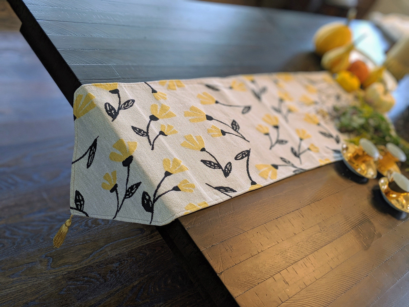 DaDa Bedding Yellow Fleur Floral Garden Woven Tapestry Dining Table Runner (18112)