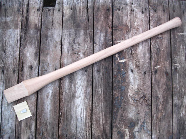 36" Beaver Tooth 2.5lb Garden - Lady Mattock / Pick Handle