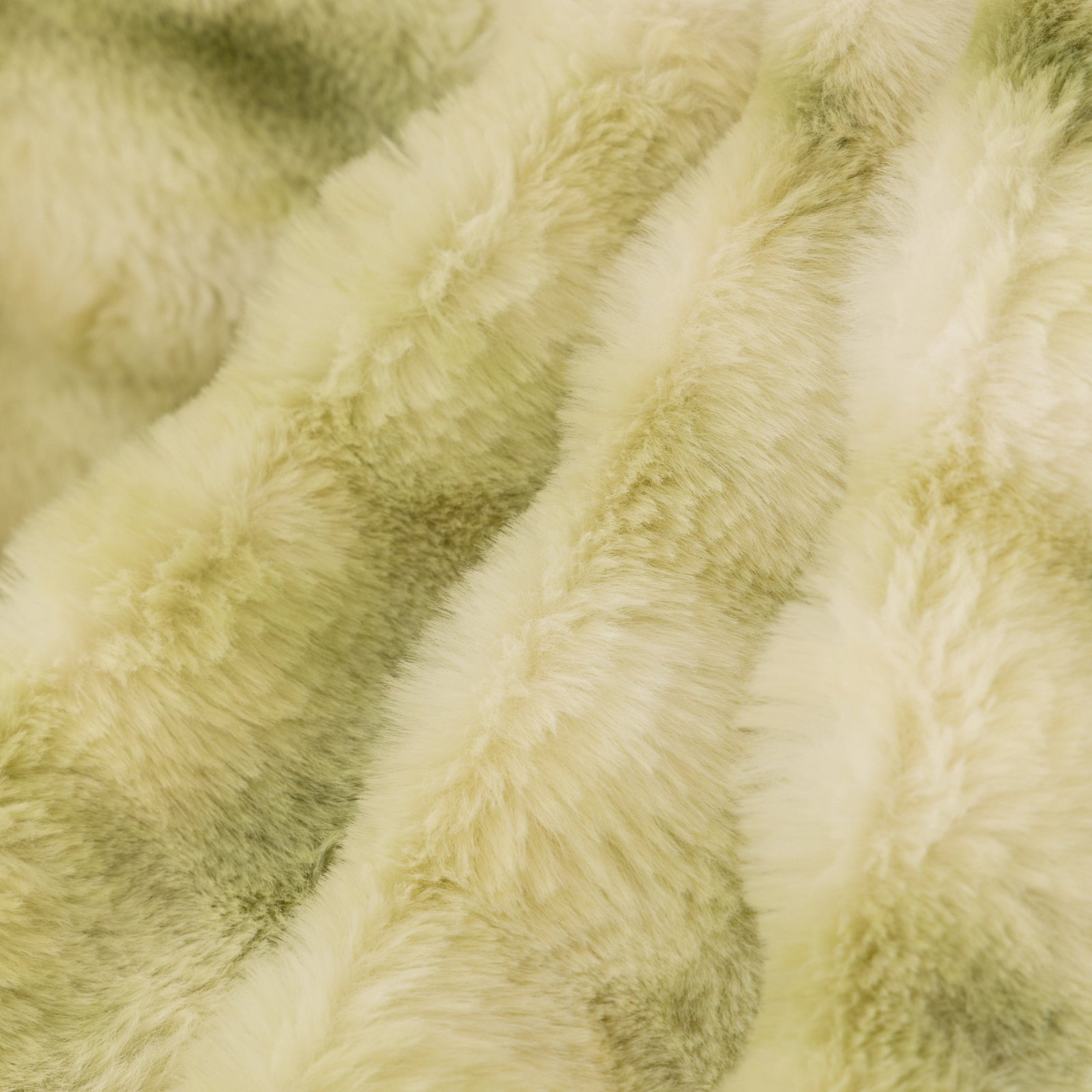 Thick Faux Fur Couch Cover Fluffy Fuzzy Warm Washable Furniture Protector for Kids Pets