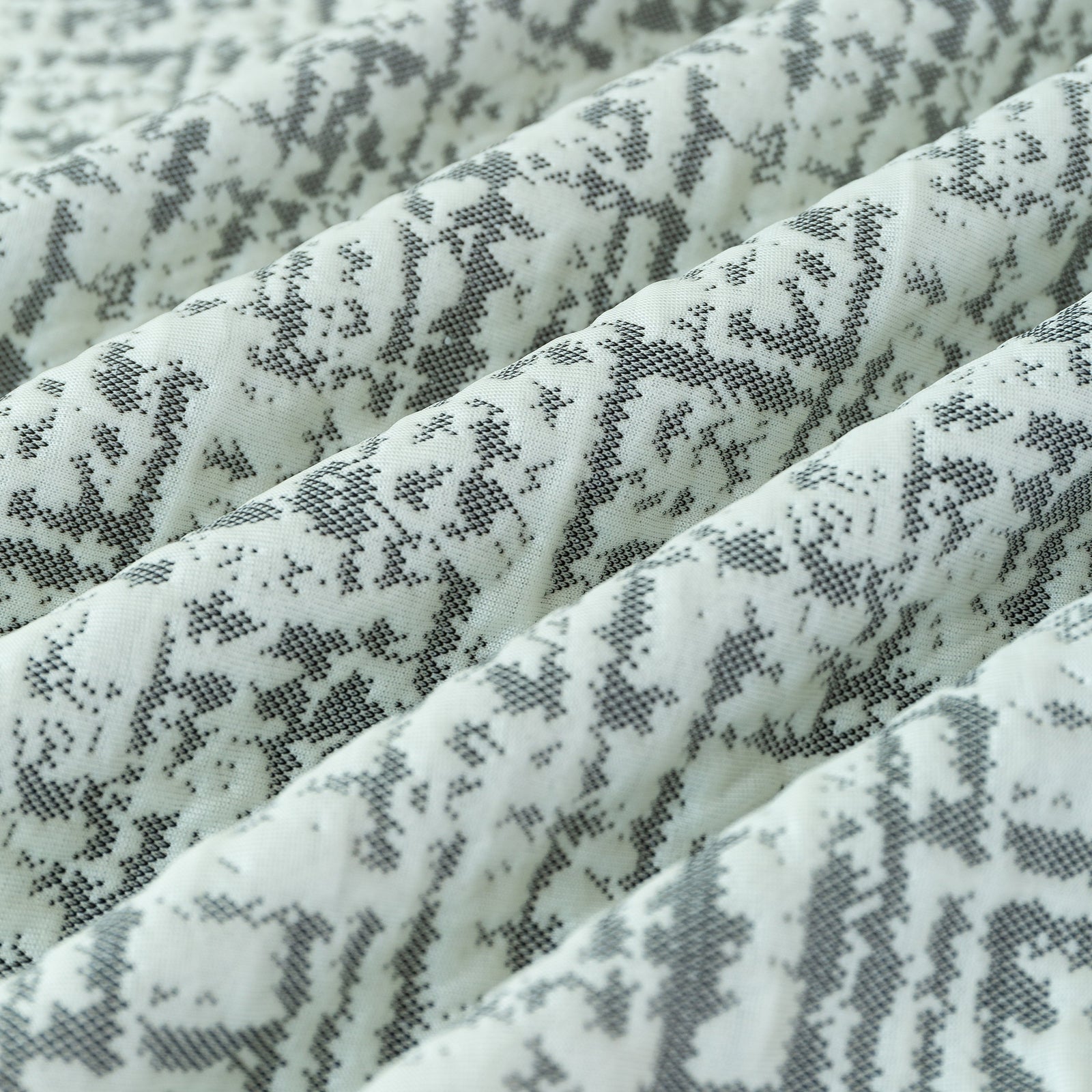 Cooling Throws for Sofas and Chairs, Scratch Resistant Couch Protector Blanket