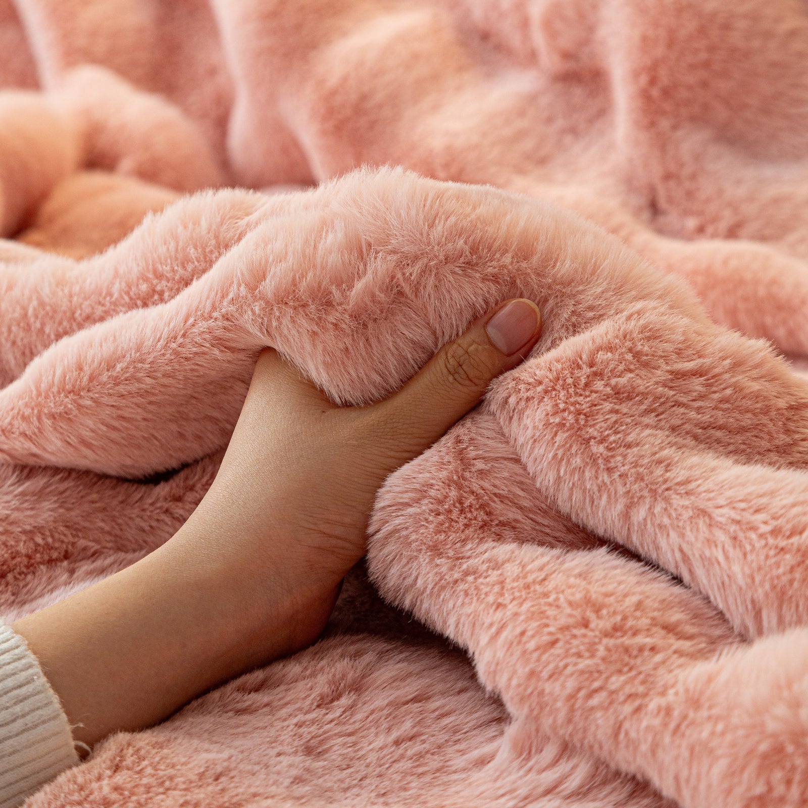 Thick Faux Fur Sofa Cover Fluffy Plush Warm Sofa Slipcover Furniture Protector for Couch Bed