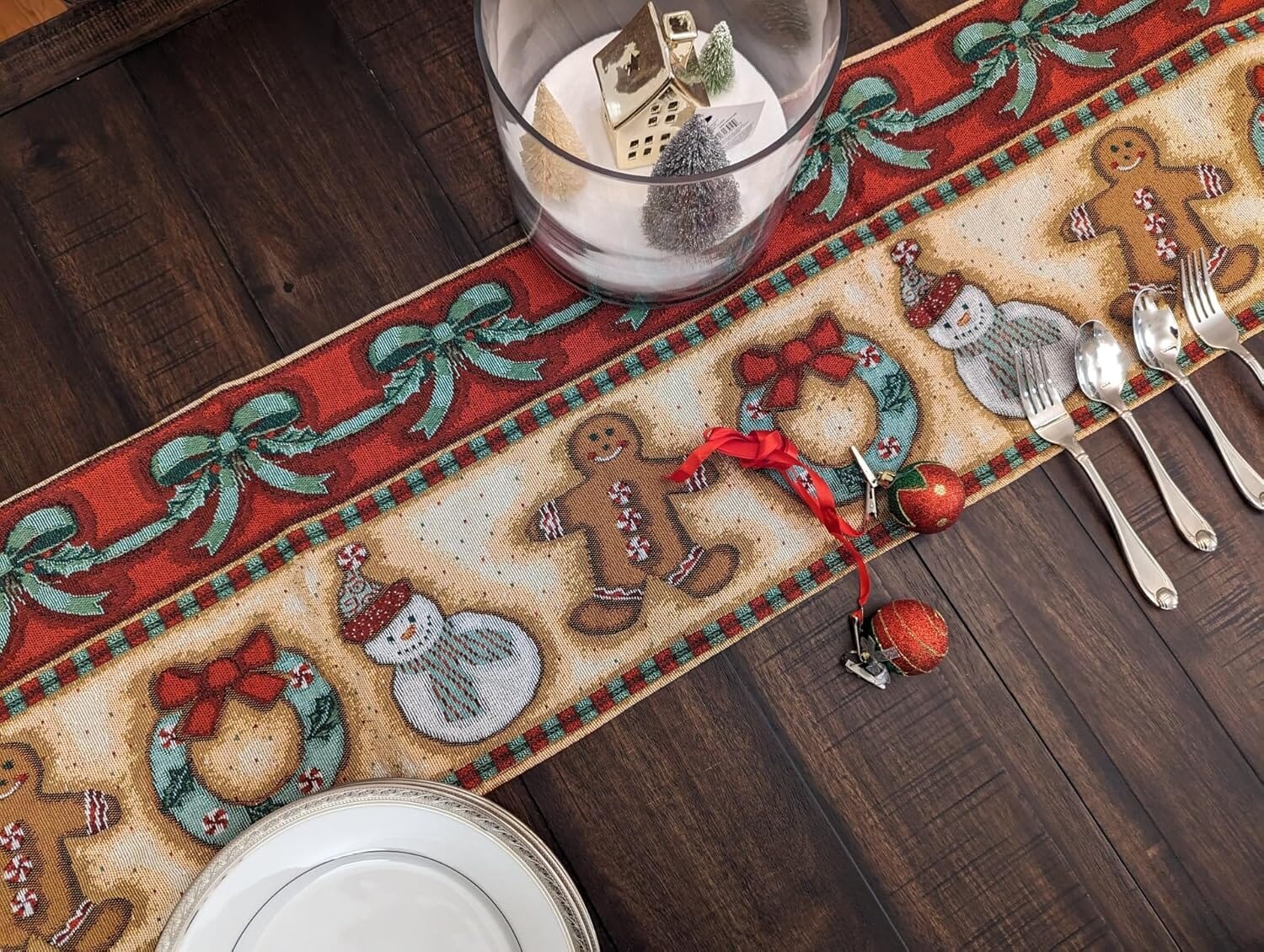 DaDa Bedding Gingerbread Snowman Holiday Woven Tapestry Dining Table Runner (12917)