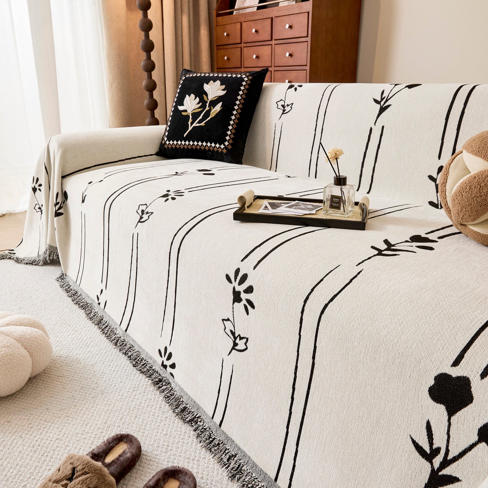 Chenille Jacquard Sofa Throw Cover with Tassel Soft Thick Couch Protector Blanket