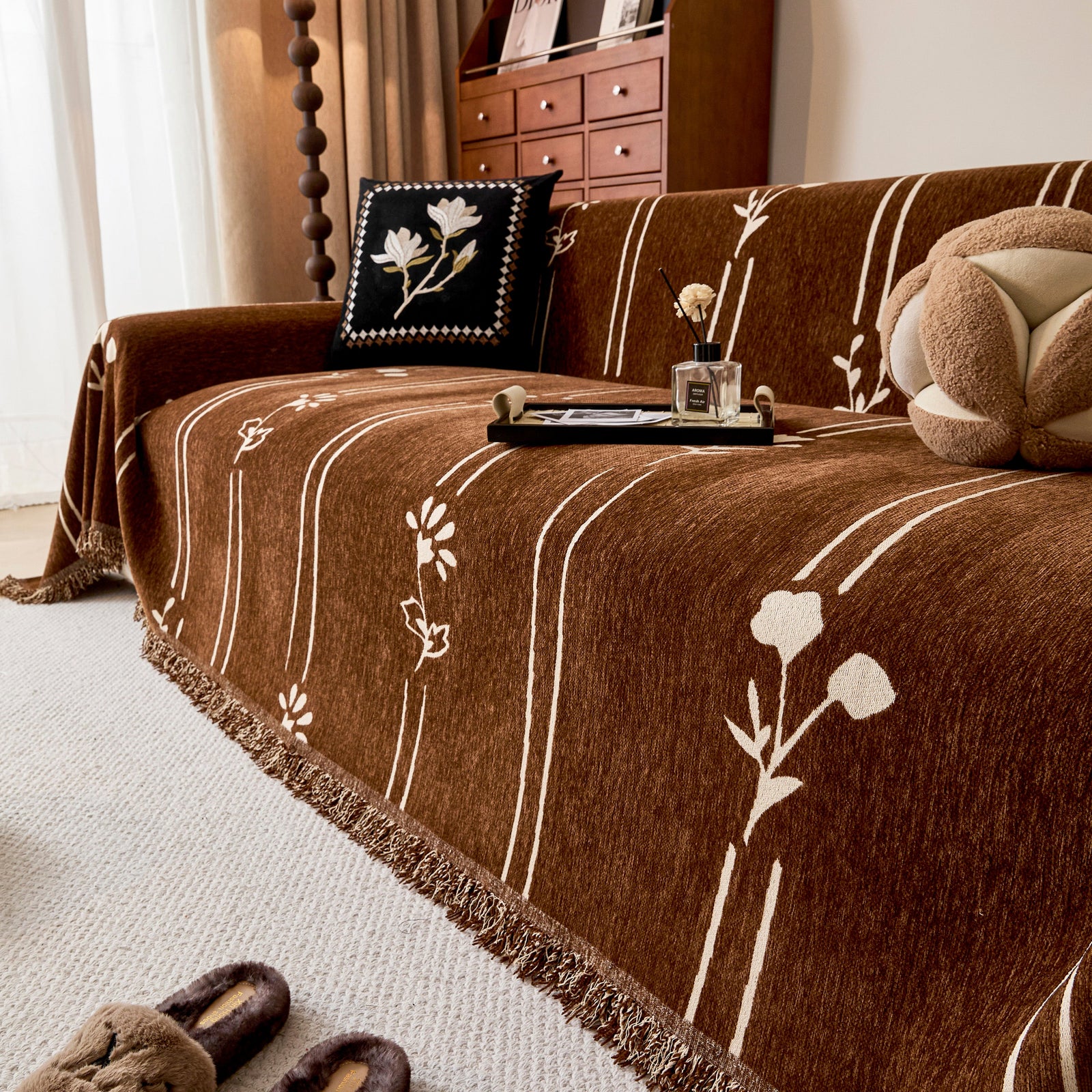 Chenille Jacquard Sofa Throw Cover with Tassel Soft Thick Couch Protector Blanket