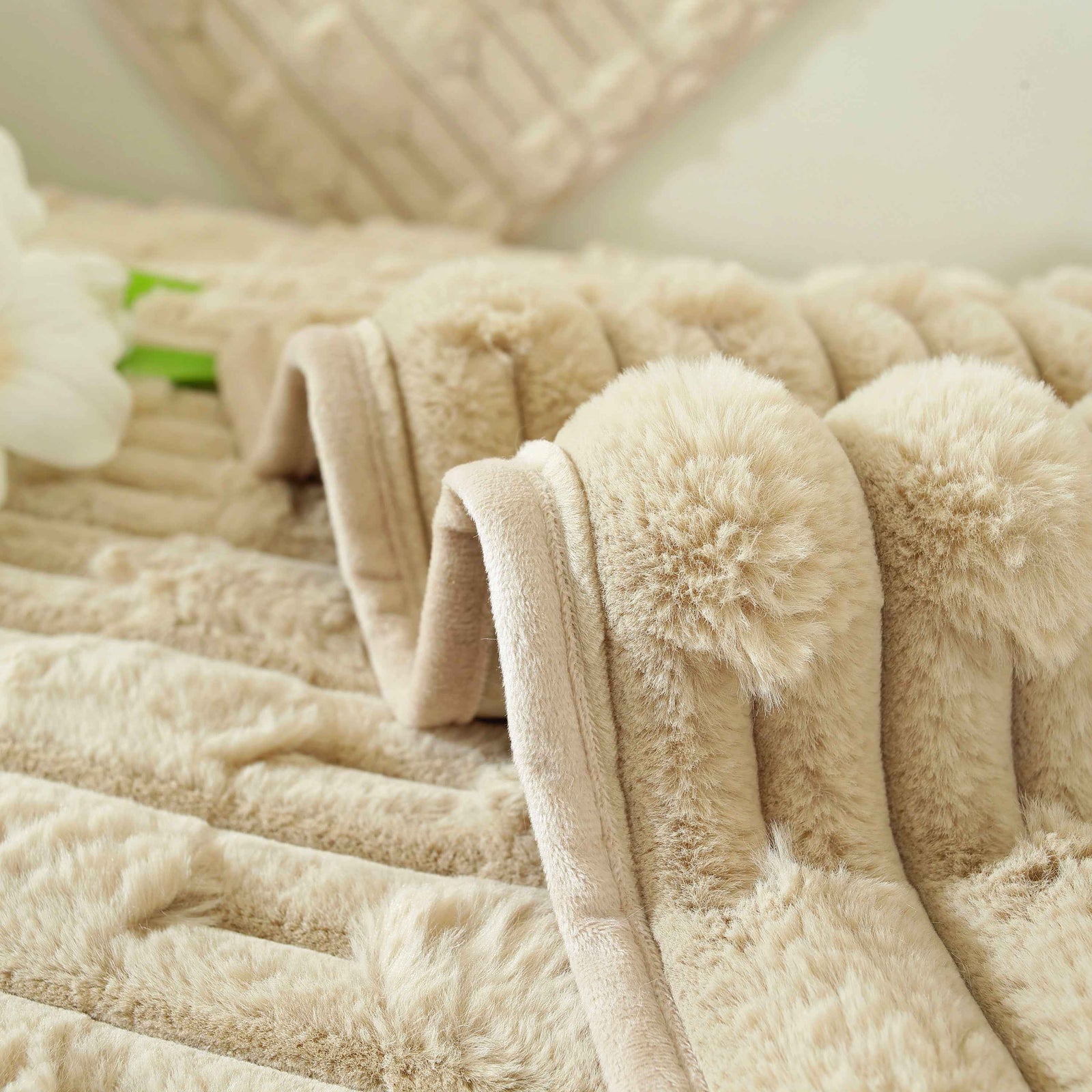 Bamboo-Style Sofa Towel, Faux Rabbit Fur Thickened Non-slip Seat Cushion Covers