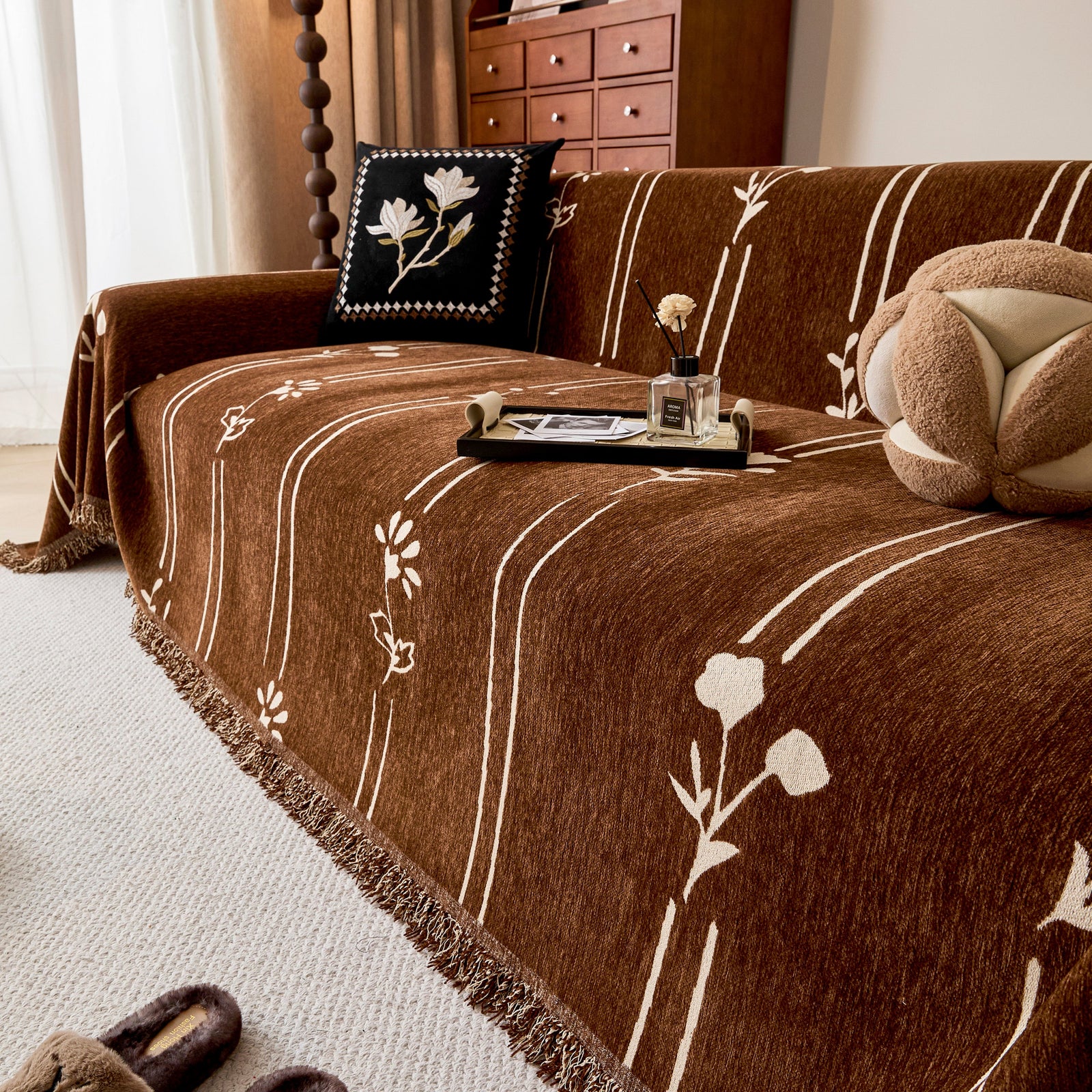 Chenille Jacquard Sofa Throw Cover with Tassel Soft Thick Couch Protector Blanket