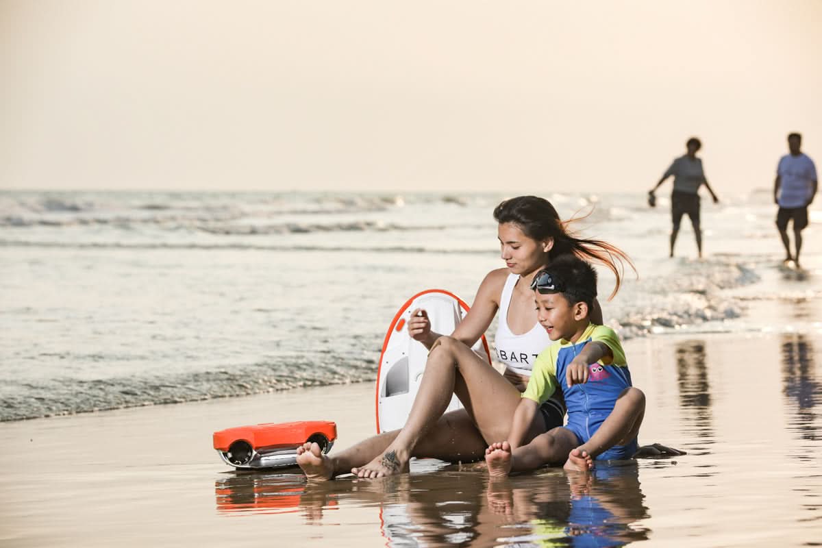 Swii - Electric floating swiming board