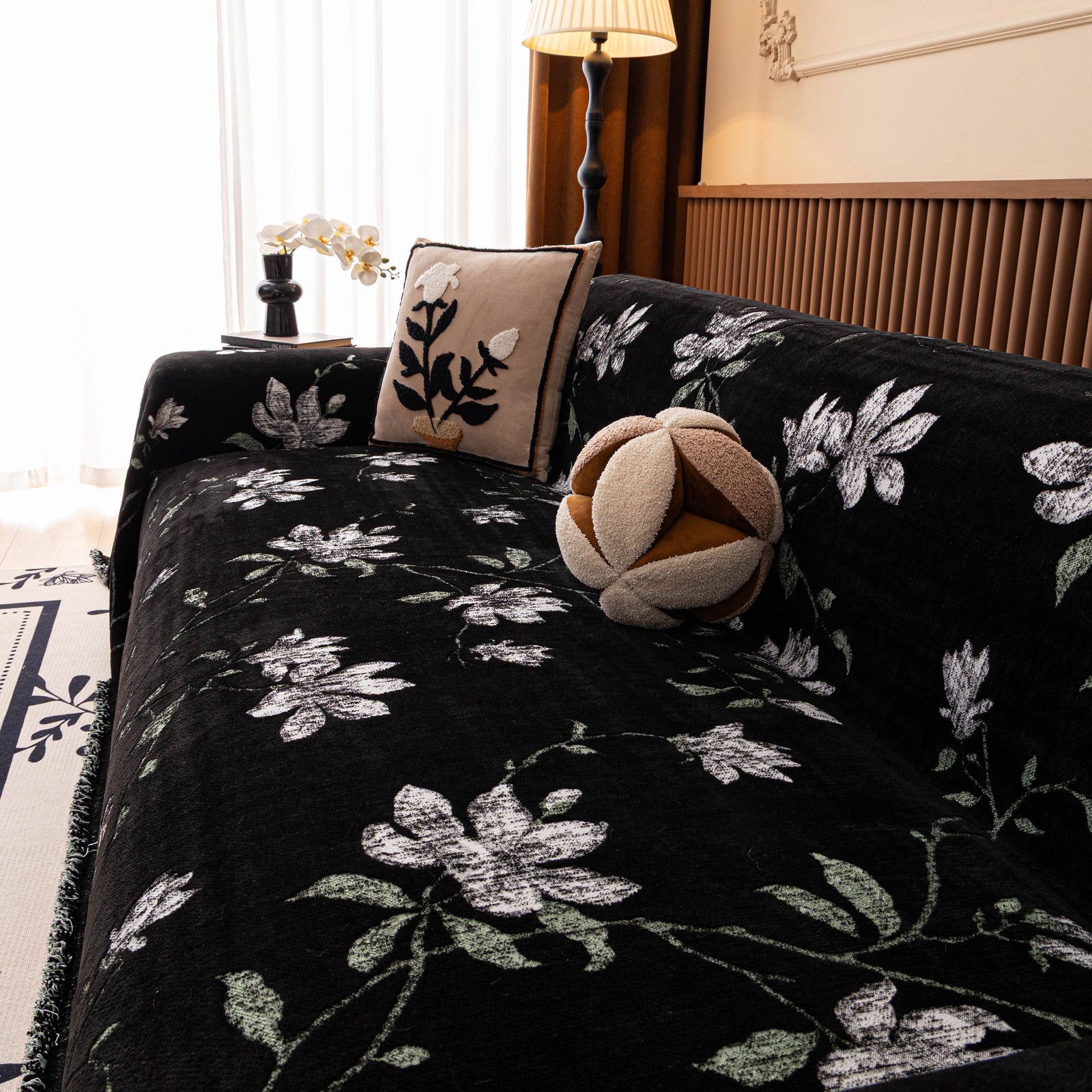 Luxury Thickened Sofa Throw Cover, Decorative Cozy Floral Jacquard Couch Cover Blanket