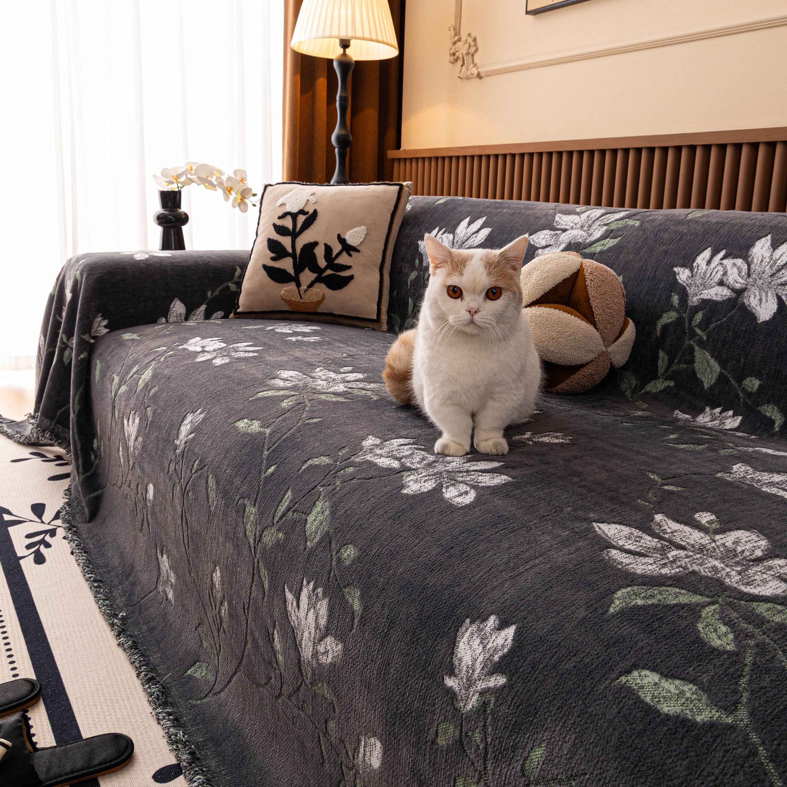 Luxury Thickened Sofa Throw Cover, Decorative Cozy Floral Jacquard Couch Cover Blanket