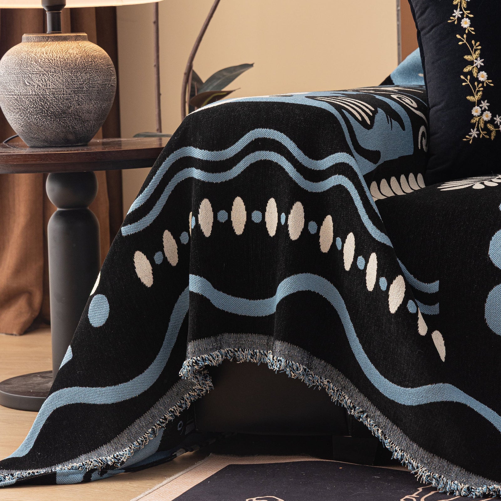 Boho Chic Woven Throw Blanket for Couch, Washable Couch Cover for Pets, Dogs, Cats