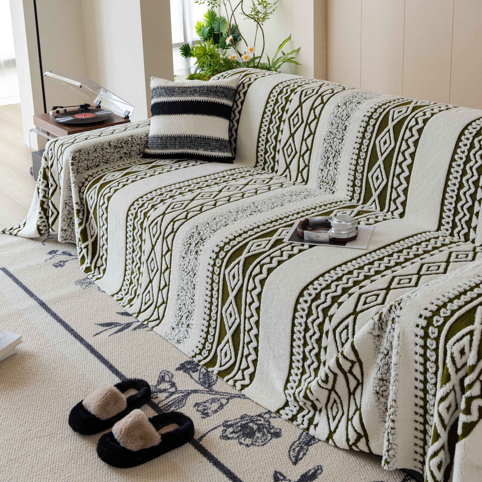 Bohemian Tufted Sofa Cover, Plush Fleece Throw Blanket with 3D Woven Aztec Stripes