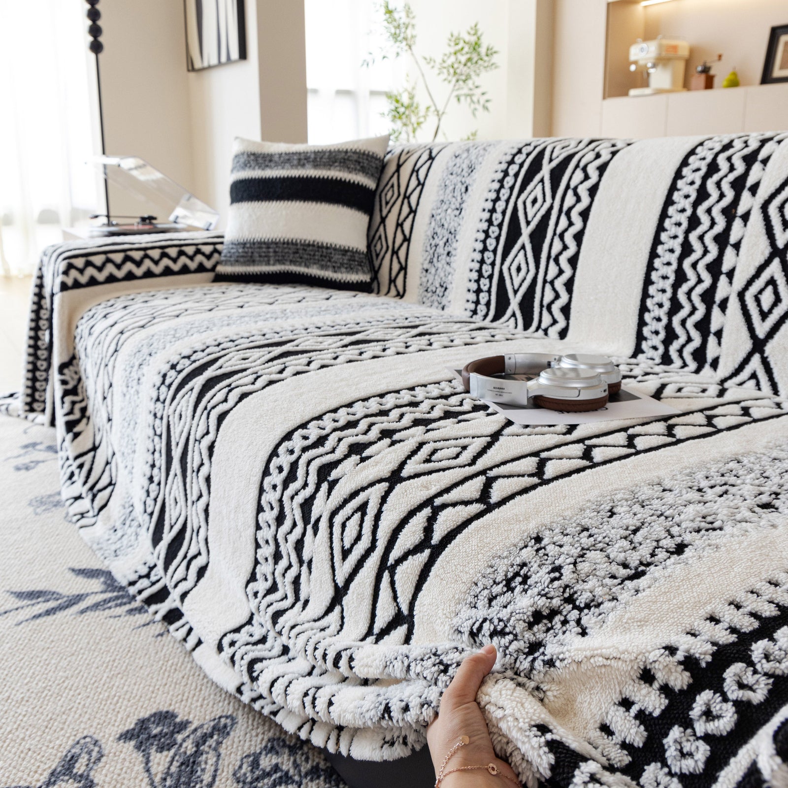 Bohemian Tufted Sofa Cover, Plush Fleece Throw Blanket with 3D Woven Aztec Stripes
