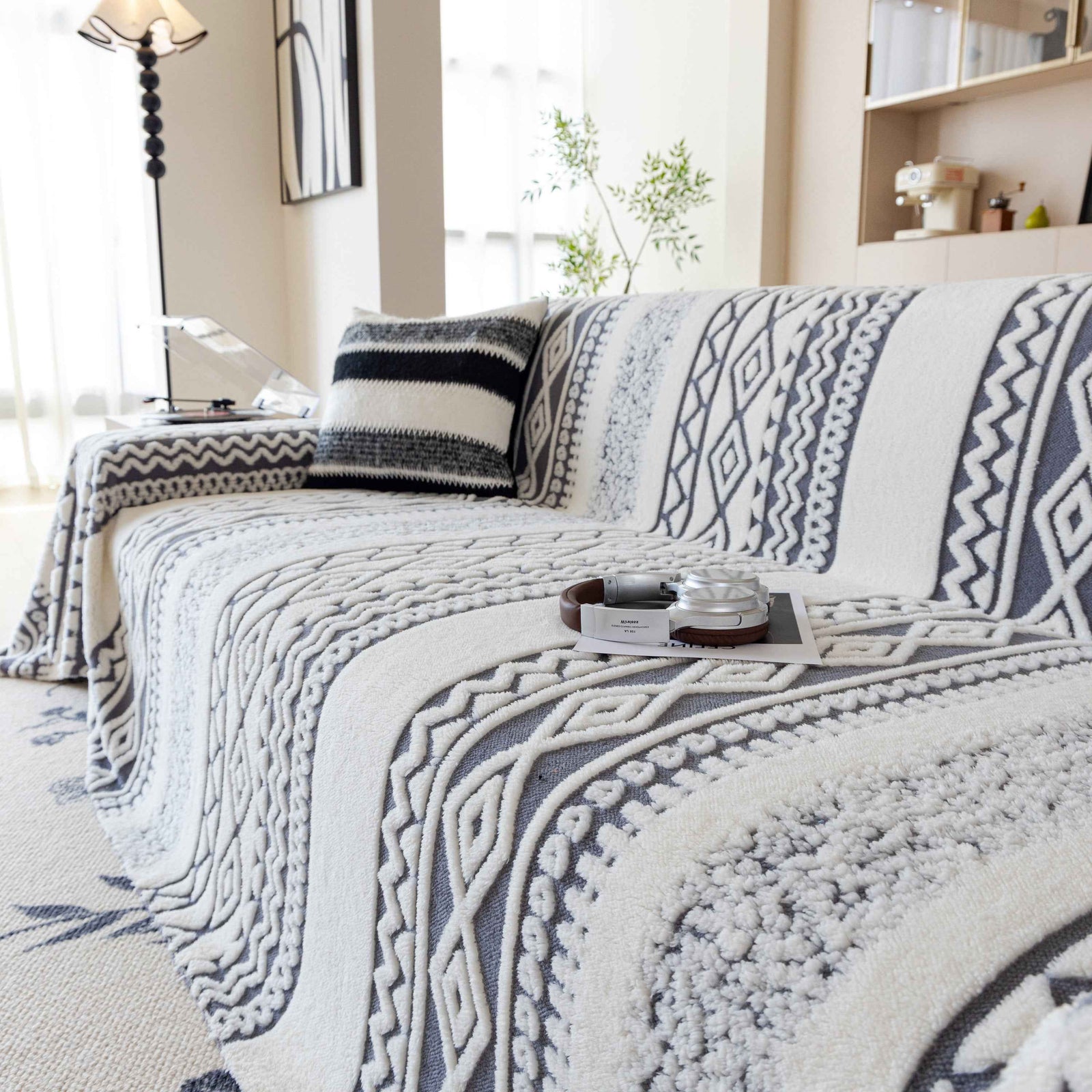 Bohemian Tufted Sofa Cover, Plush Fleece Throw Blanket with 3D Woven Aztec Stripes