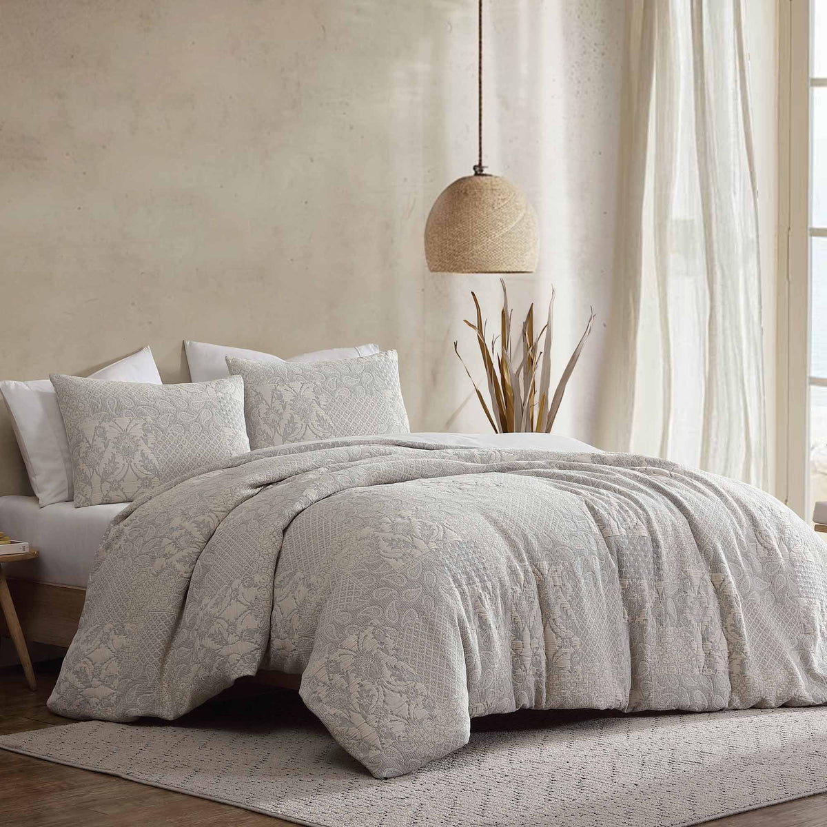 Paisley 3 Piece Ivory Cotton Matelassé Comforter Set