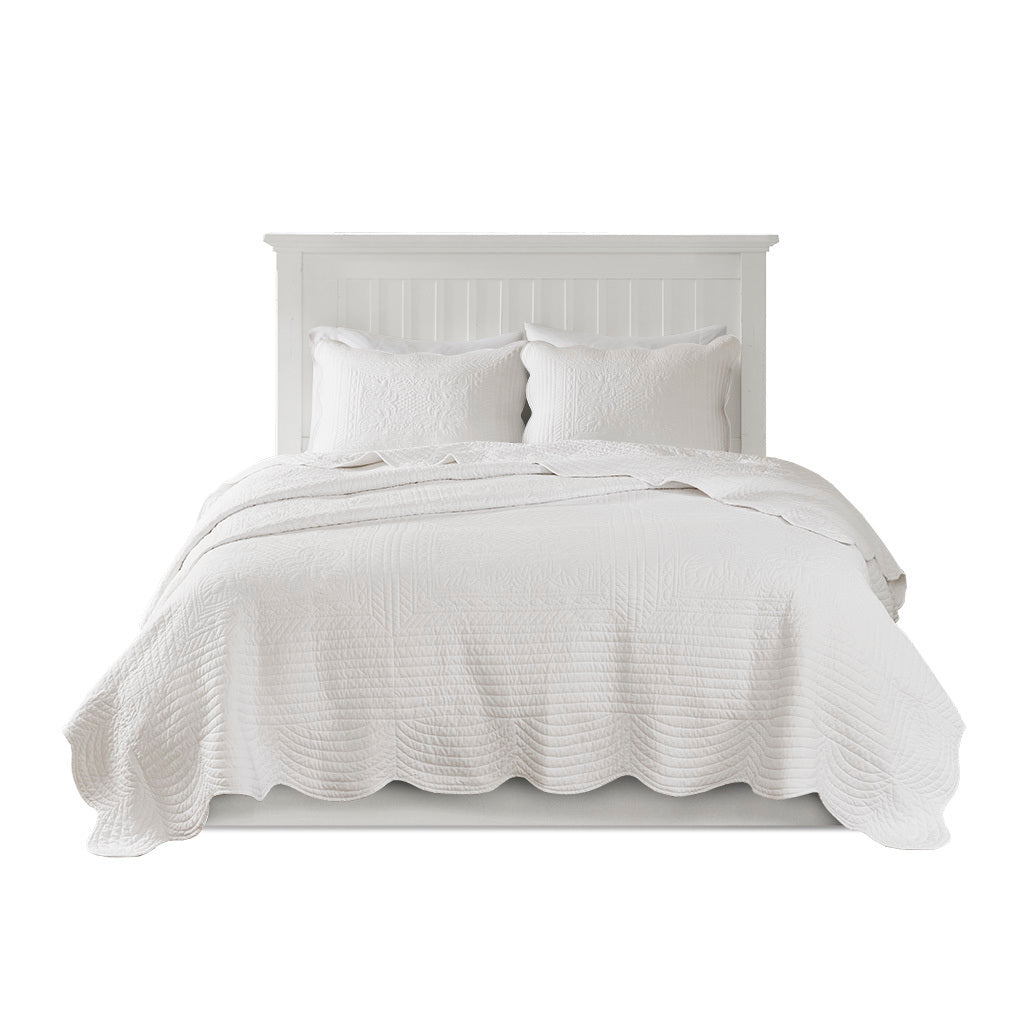 3 Piece Reversible Scalloped Edge Quilt Set White King/Cal King