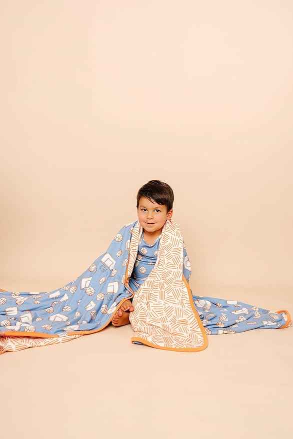 Copper Pearl Jumbo Premium Knit 3 Layer Stretchy Throw Blanket 'Dunk'