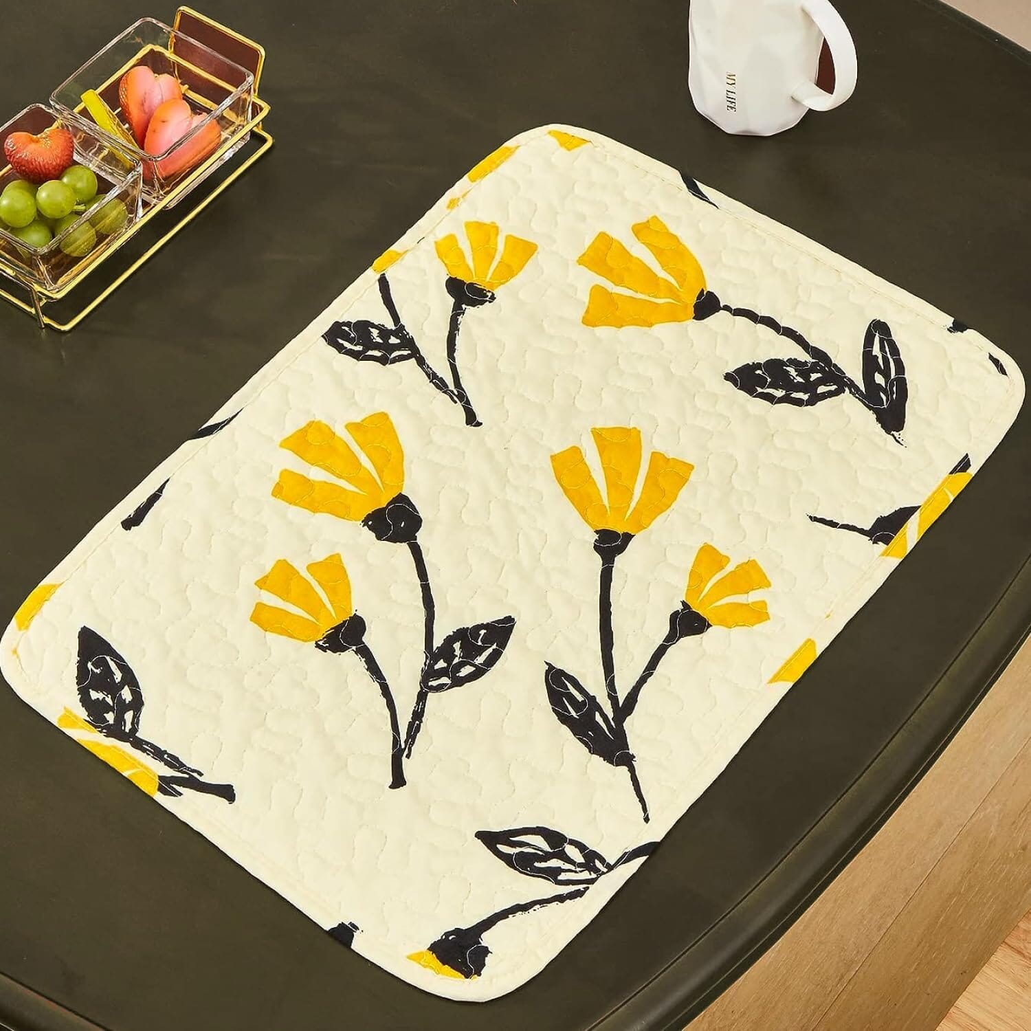 DaDa Bedding Botanical Floral Dining Table Placemats - Set of 4-Pieces Quilted Ivory with Yellow Fleur Golden Orange Spring Time Tulips - 13 x 19