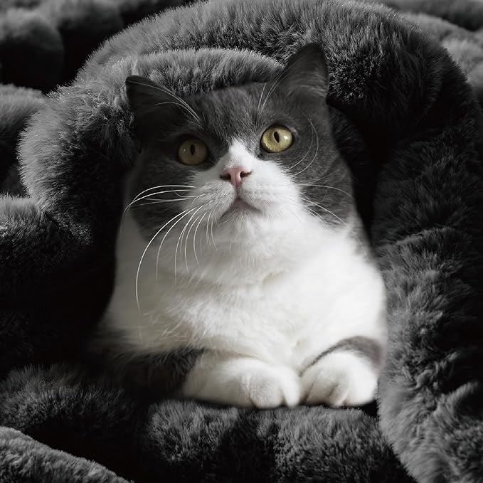 BEDELITE Faux Fur Throw Blanket for Couch, Soft and Cozy Luxurious 3D Striped Fluffy Blanket, 770GSM Thick Warm Plush Fuzzy Faux Rabbit Fur Blanket for Women Gift (Black, 60