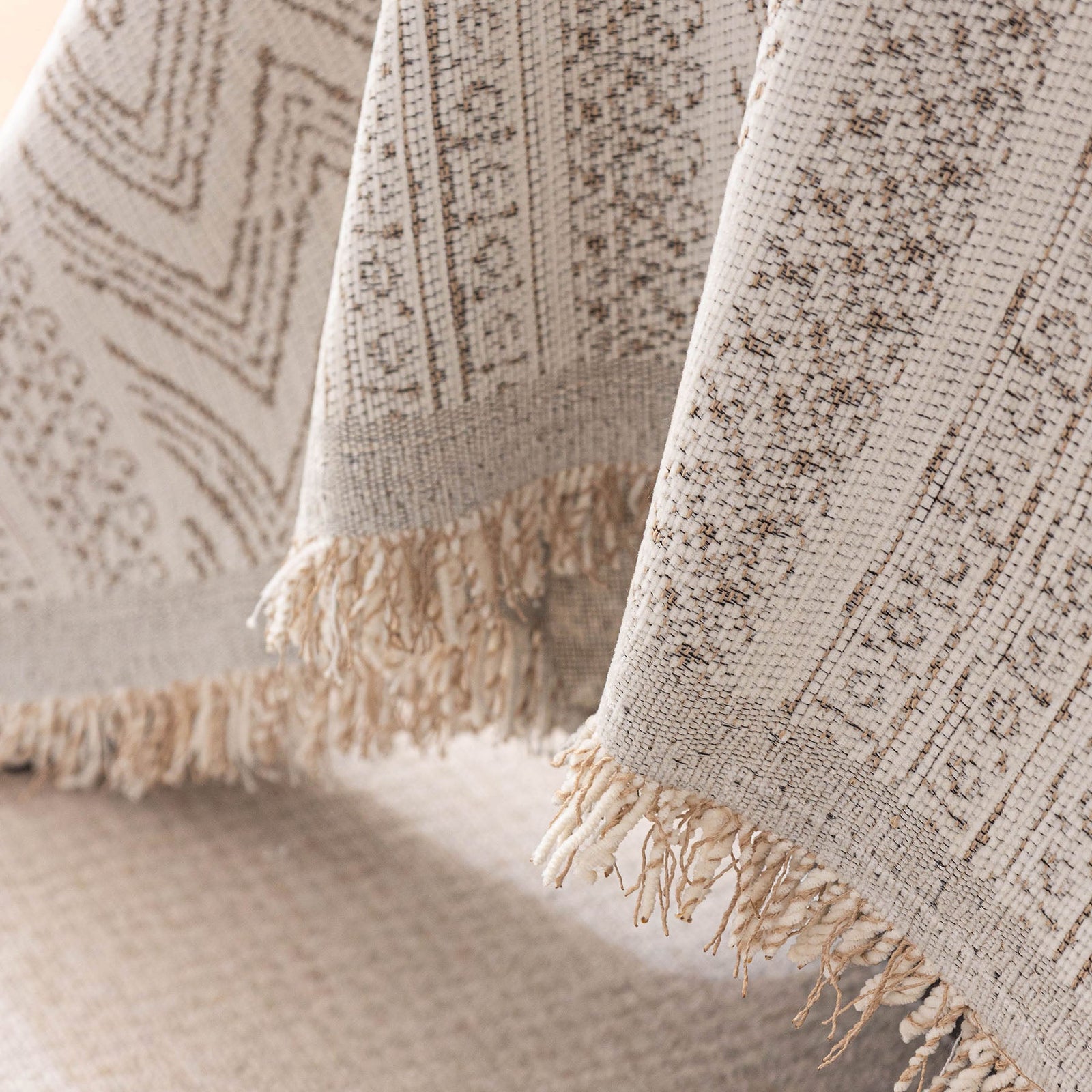 Decorative Slipcover for Pets, Kids, Boho Woven Couch Cover Throw Blanket with Tassel
