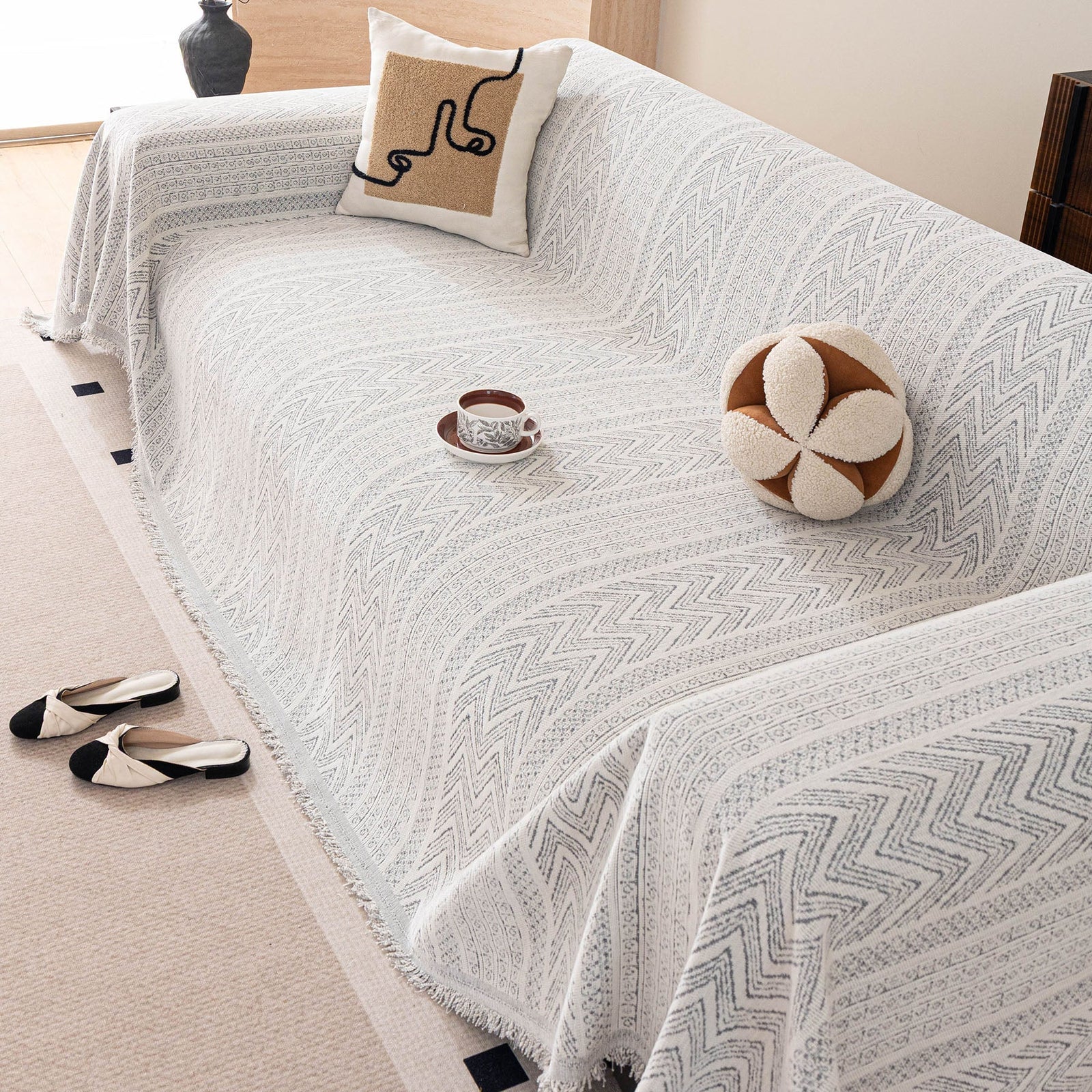 Decorative Slipcover for Pets, Kids, Boho Woven Couch Cover Throw Blanket with Tassel