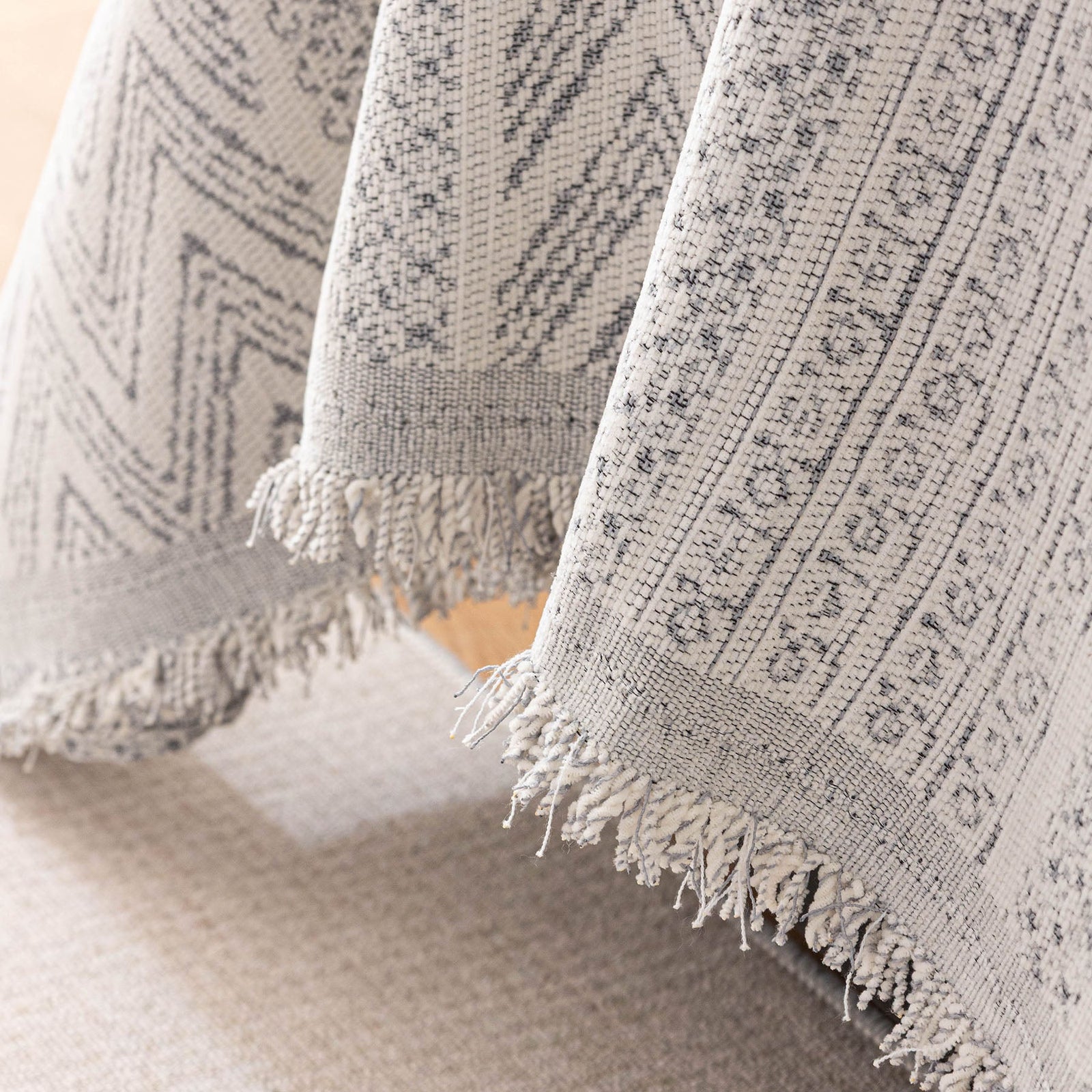 Decorative Slipcover for Pets, Kids, Boho Woven Couch Cover Throw Blanket with Tassel
