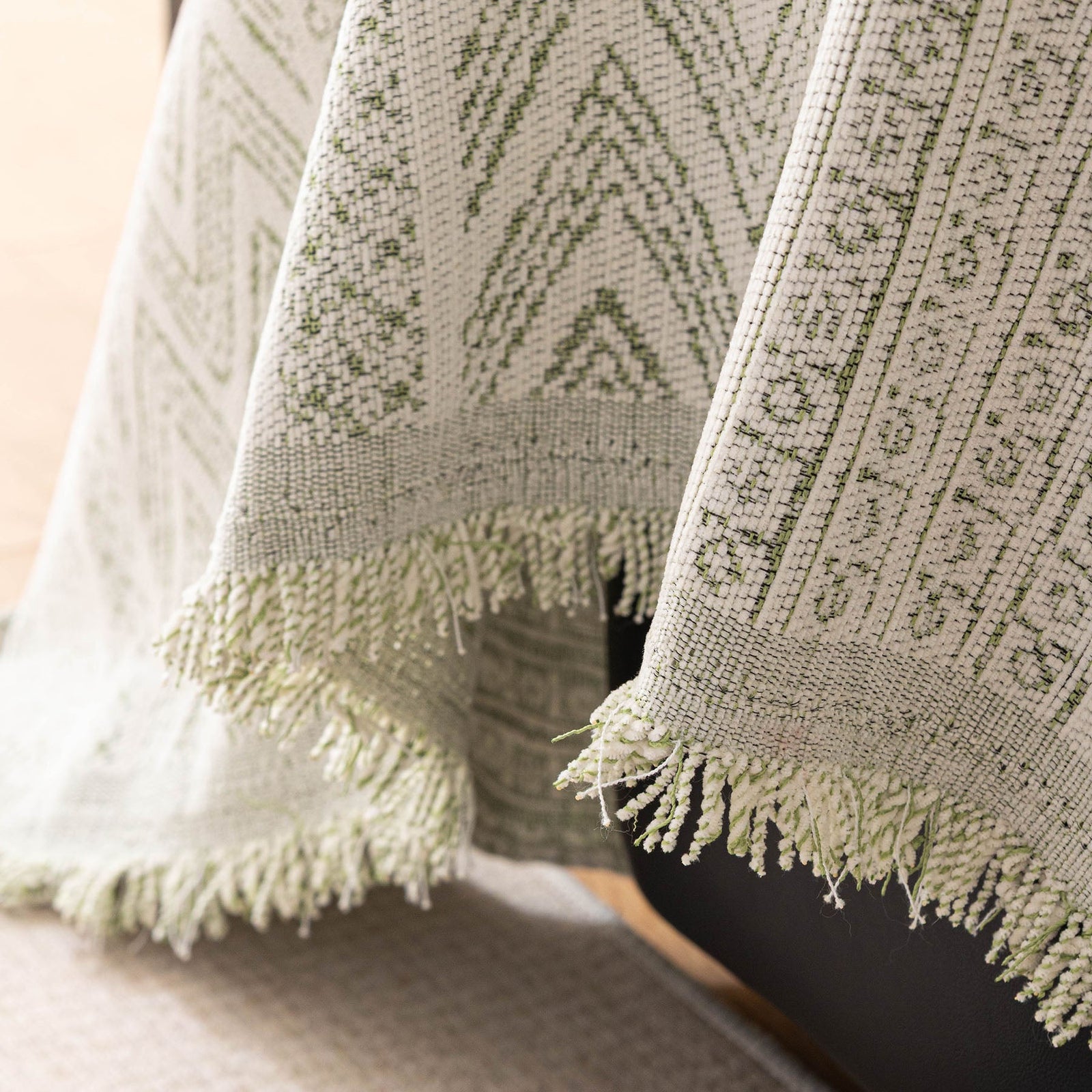 Decorative Slipcover for Pets, Kids, Boho Woven Couch Cover Throw Blanket with Tassel