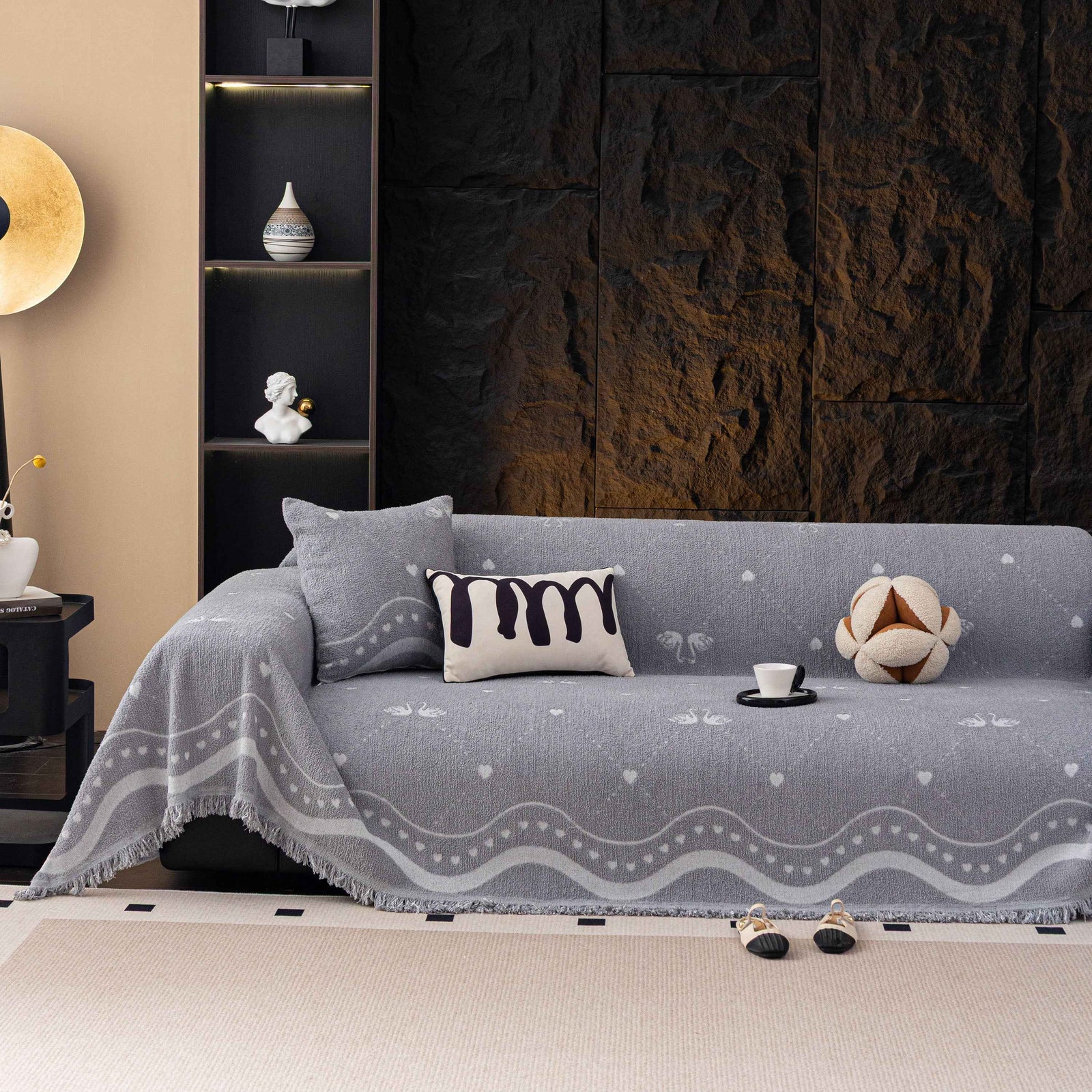 Luxurious Jacquard Couch Cover, Snag-Resistant Pet Friendly Couch Throw with Fringe