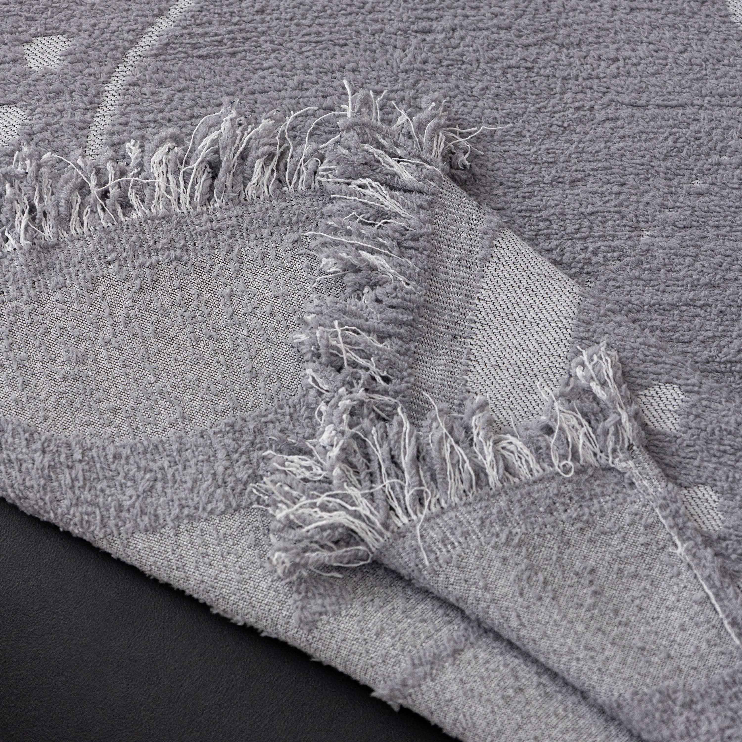 Luxurious Jacquard Couch Cover, Snag-Resistant Pet Friendly Couch Throw with Fringe