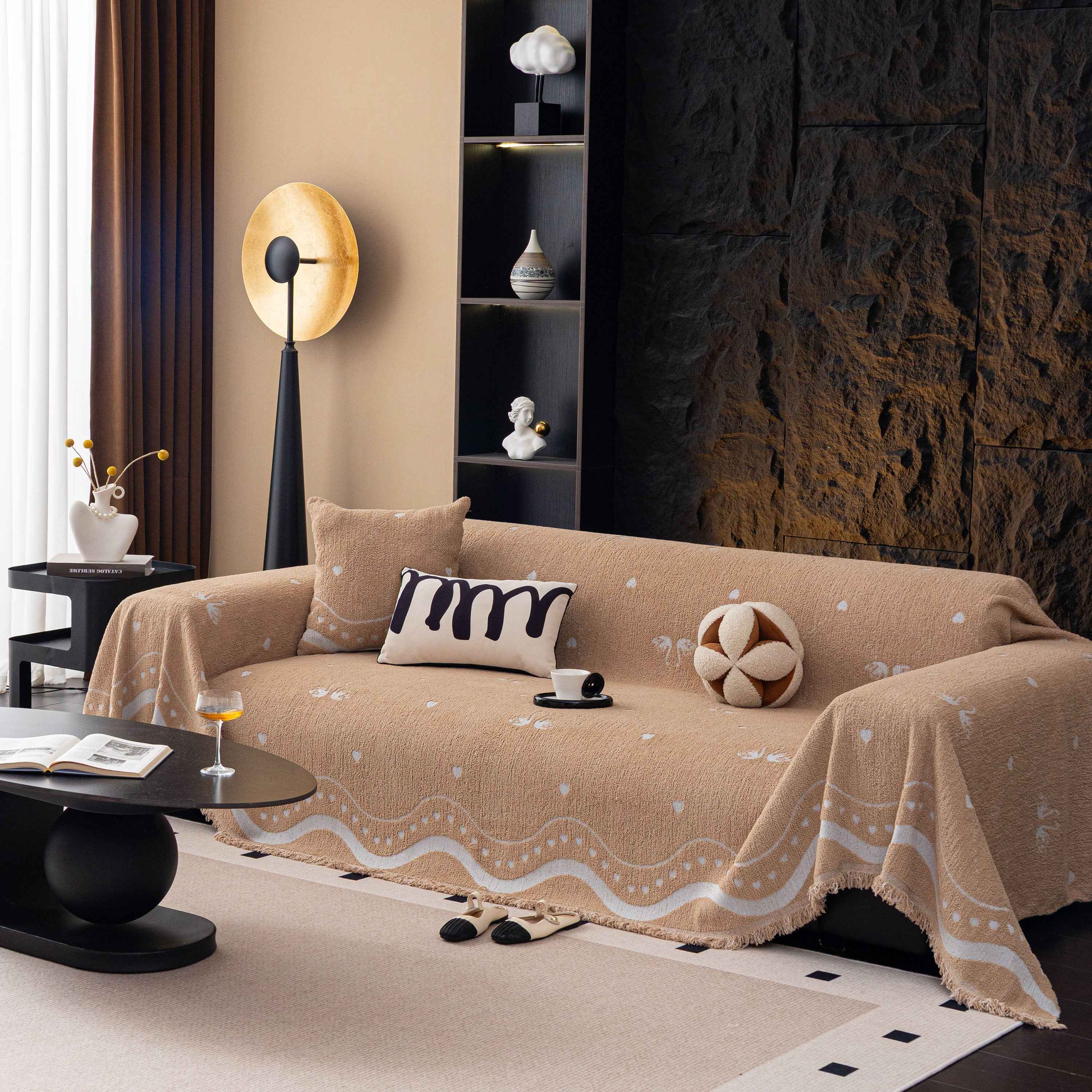 Luxurious Jacquard Couch Cover, Snag-Resistant Pet Friendly Couch Throw with Fringe