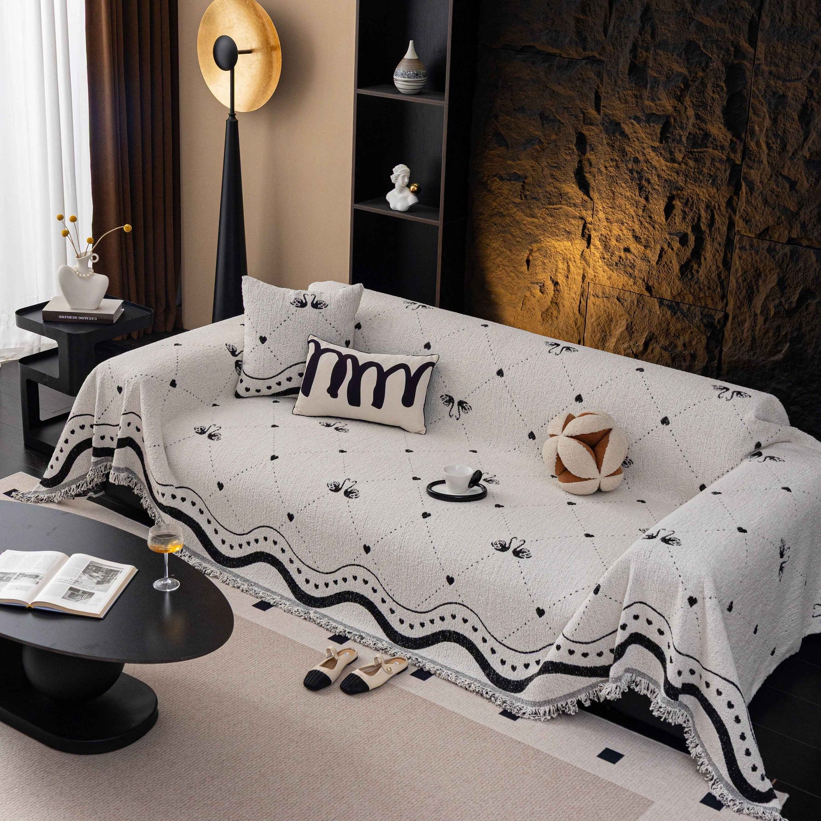 Luxurious Jacquard Couch Cover, Snag-Resistant Pet Friendly Couch Throw with Fringe