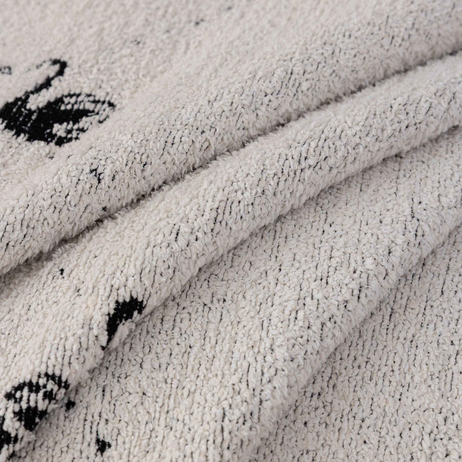 Luxurious Jacquard Couch Cover, Snag-Resistant Pet Friendly Couch Throw with Fringe
