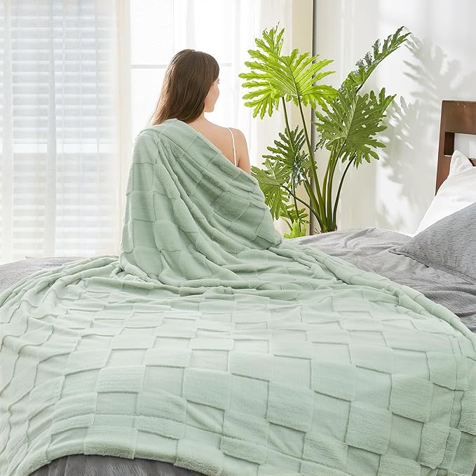 Cozy Bliss Checkered White Faux Rabbit Fur Throw Blanket, Soft Fuzzy Fluffy Minky Cream Furry Blankets for Couch, Bed (Sage Green, King(108