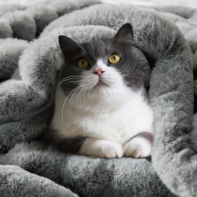 BEDELITE Faux Fur Throw Blanket for Couch, Soft and Cozy Luxurious 3D Striped Fluffy Blanket, 770GSM Thick Warm Plush Fuzzy Faux Rabbit Fur Blanket for Women Gift (Crey, 60