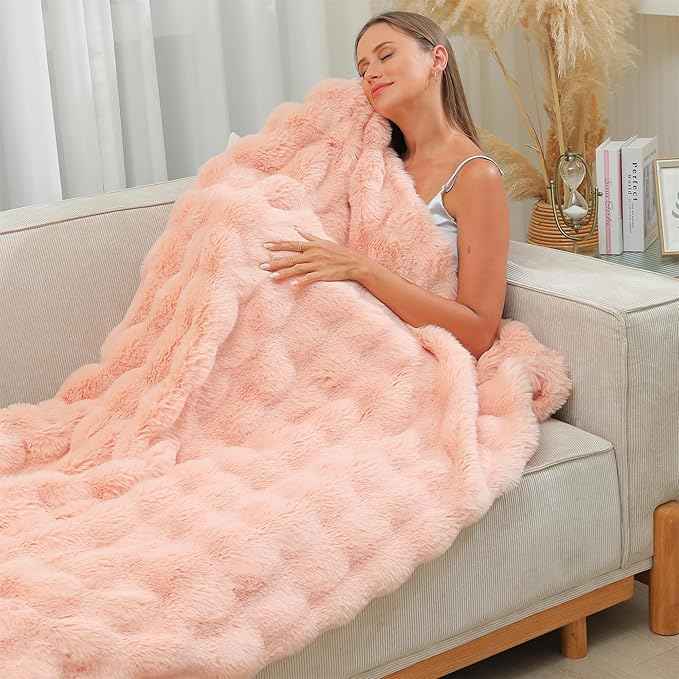 RYNGHIPY Faux Fur Blanket for Couch Fluffy Warm Throw Blanket for Sofa Bed Soft Plush Thick Bubble Blanket (Blush, 63''x79'')