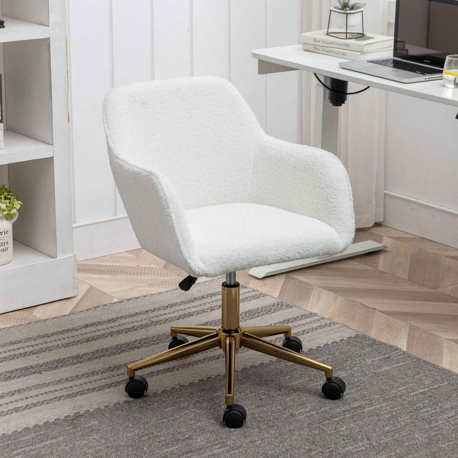 Modern Adjustable Height 360 Revolving Home Office Chair With Metal Legs And Universal Wheel For Indoor