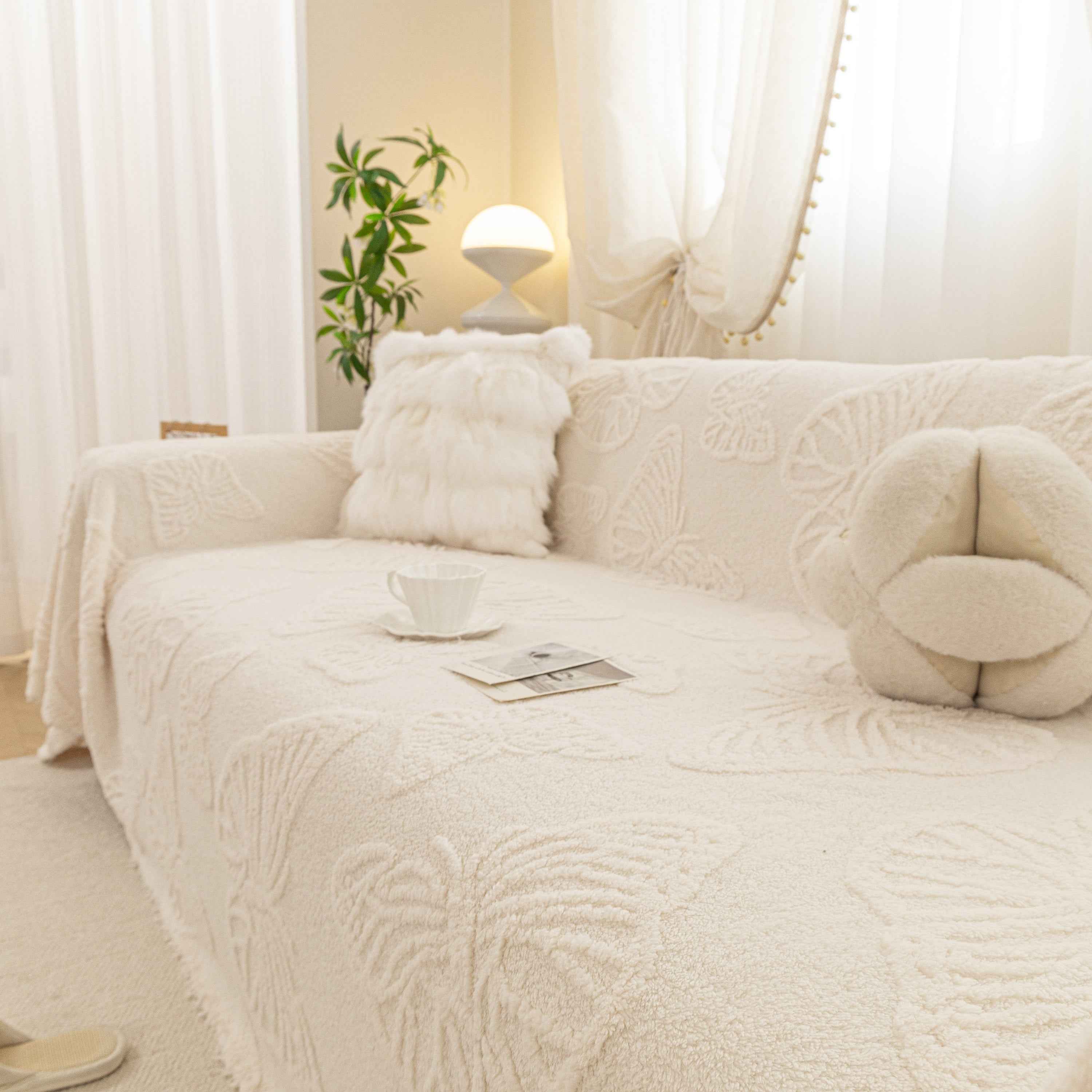 Luxury 3D Butterfly Jacquard Sofa Throw Blanket, Ultra-Soft Plush Fleece Couch Cover
