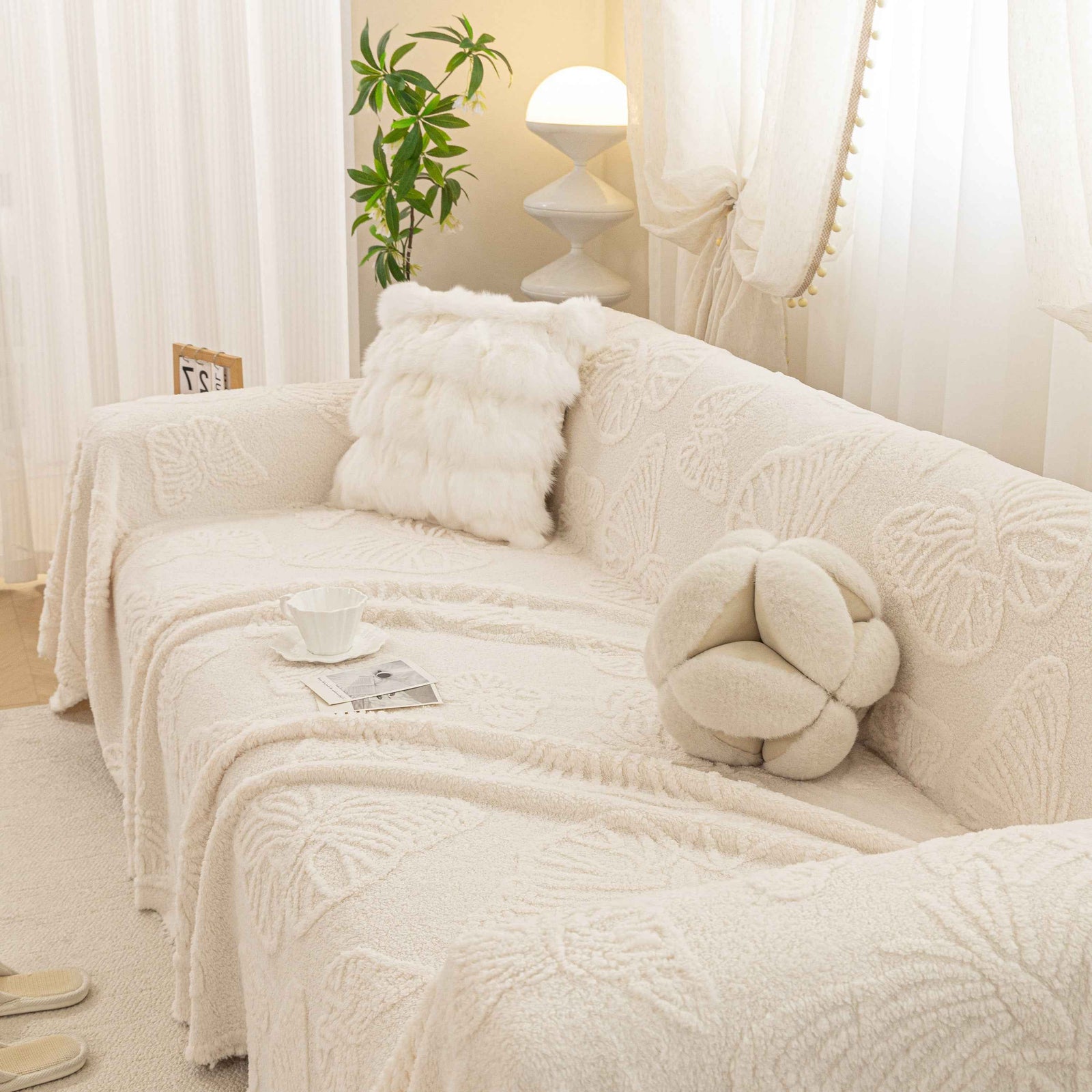 Luxury 3D Butterfly Jacquard Sofa Throw Blanket, Ultra-Soft Plush Fleece Couch Cover