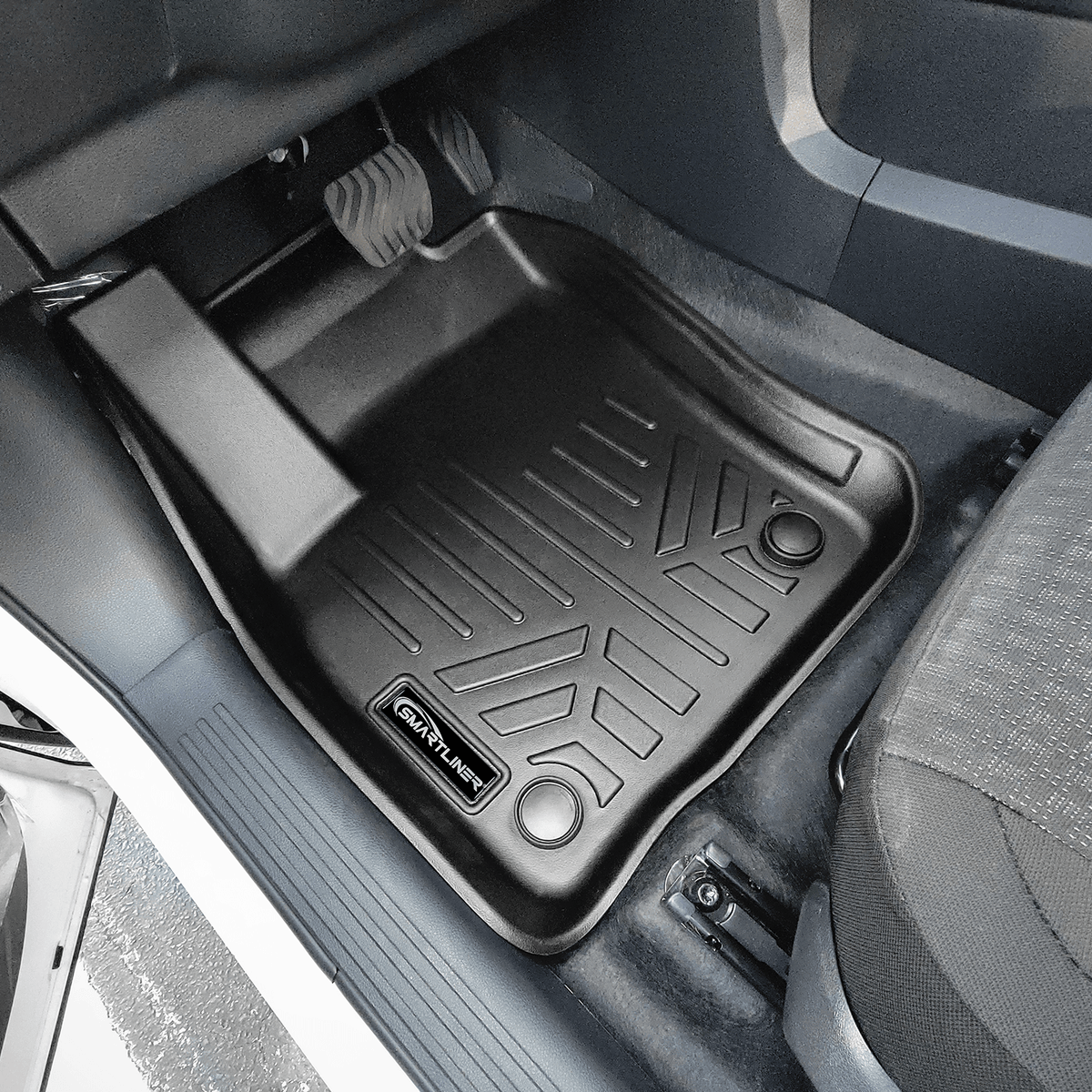 SMARTLINER Custom Fit Floor Liners For 2025 Nissan Kicks (FWD)