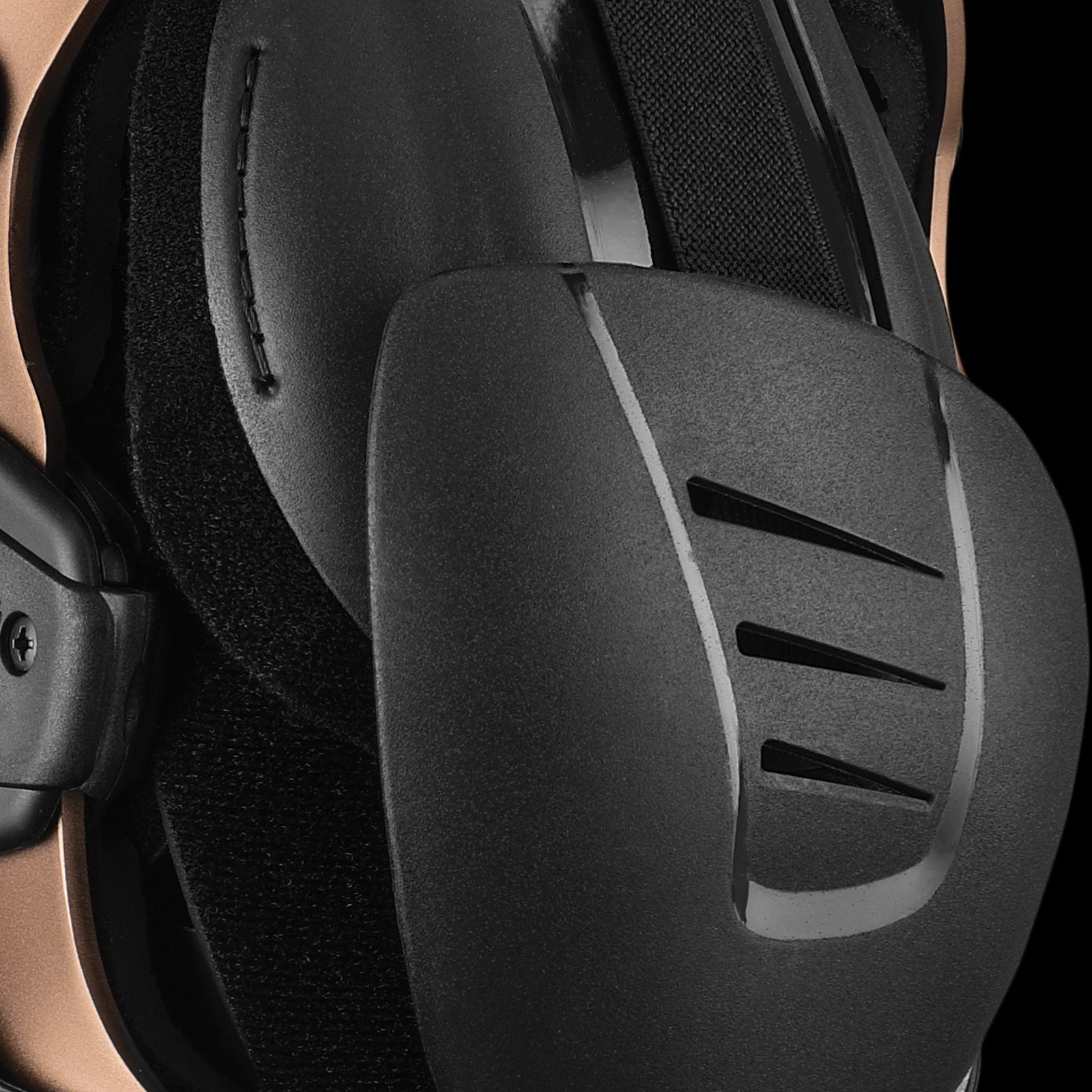 Axis Pro Knee Brace