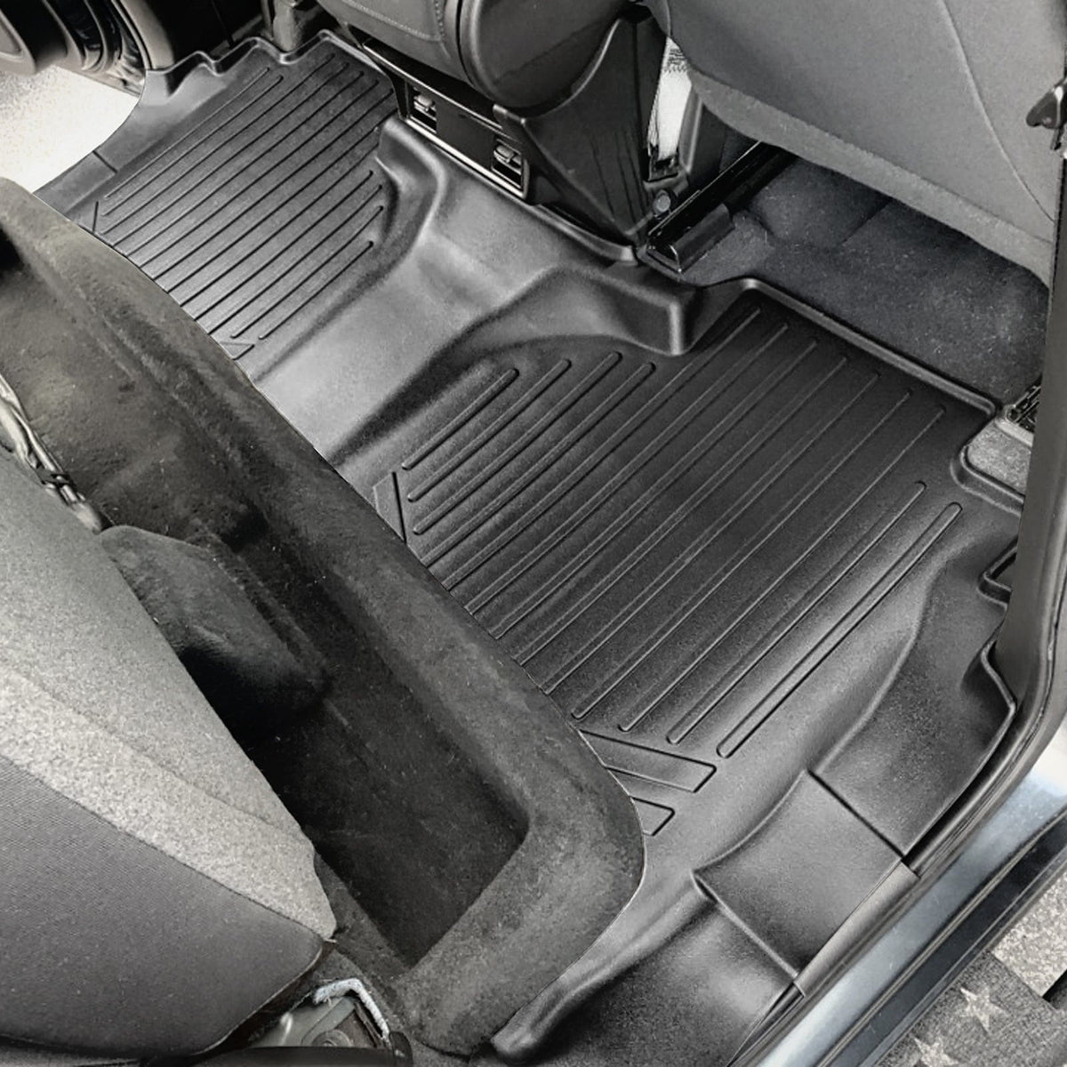 SMARTLINER Custom Fit Floor Liners For 2019-2024 Chevrolet Silverado 1500 Double Cab with Carpet Flooring and 1st Row Bucket Seats (with 2nd Row Under Seat Storage)
