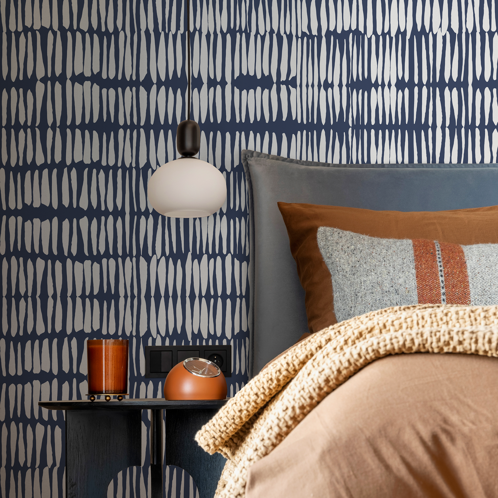 Abstract Wallpaper with Irregular Vertical Lines in Navy Blue and White - B087