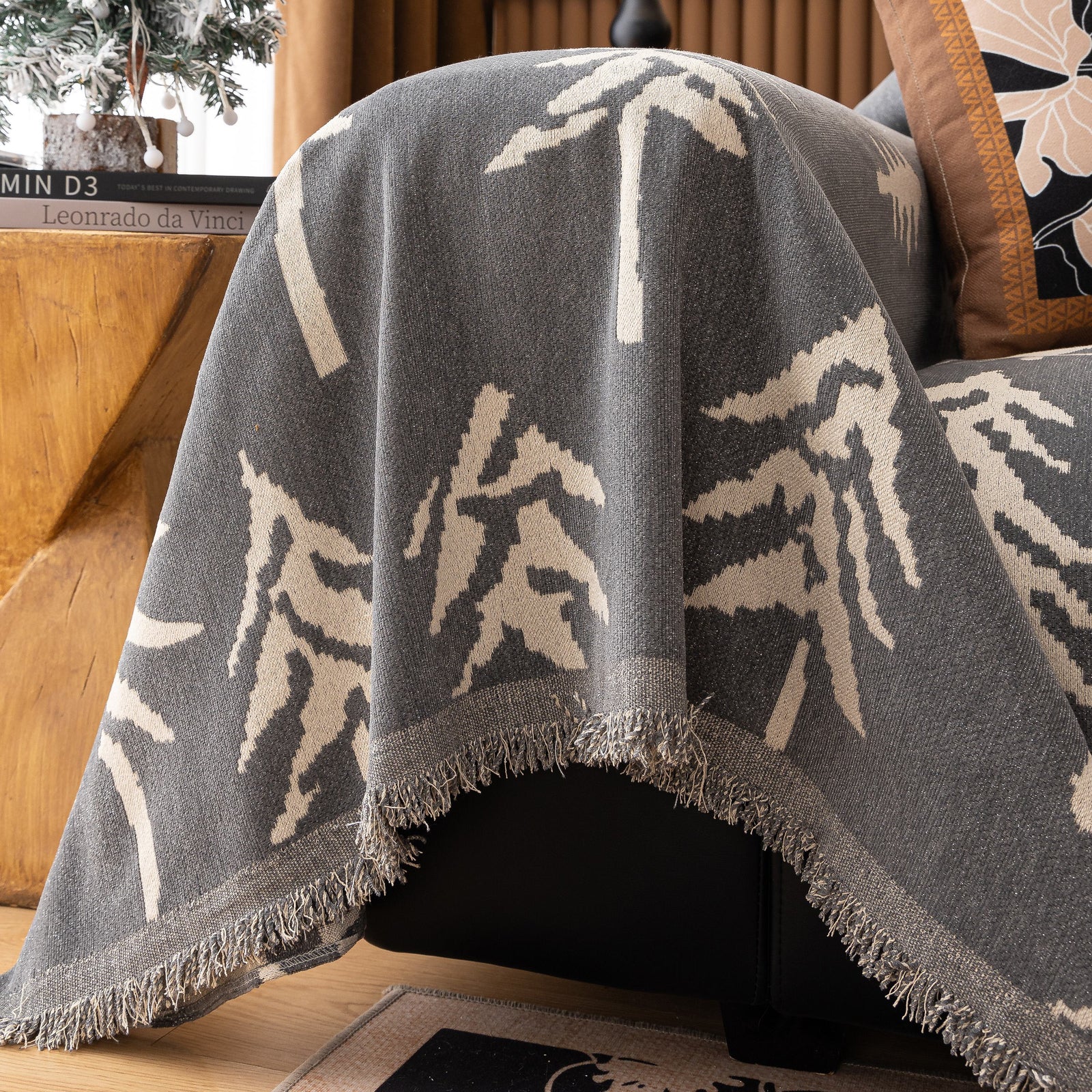 Modern Couch Covers for Couches Large Decorative Throw Blanket with Tassels for Couch