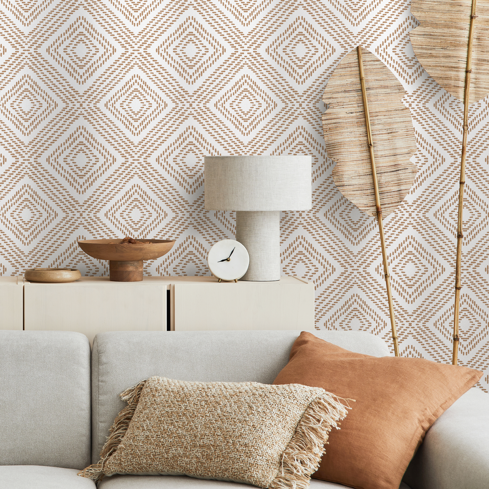 Geometric Wallpaper with a Dashed Diamond Pattern in Beige - C590
