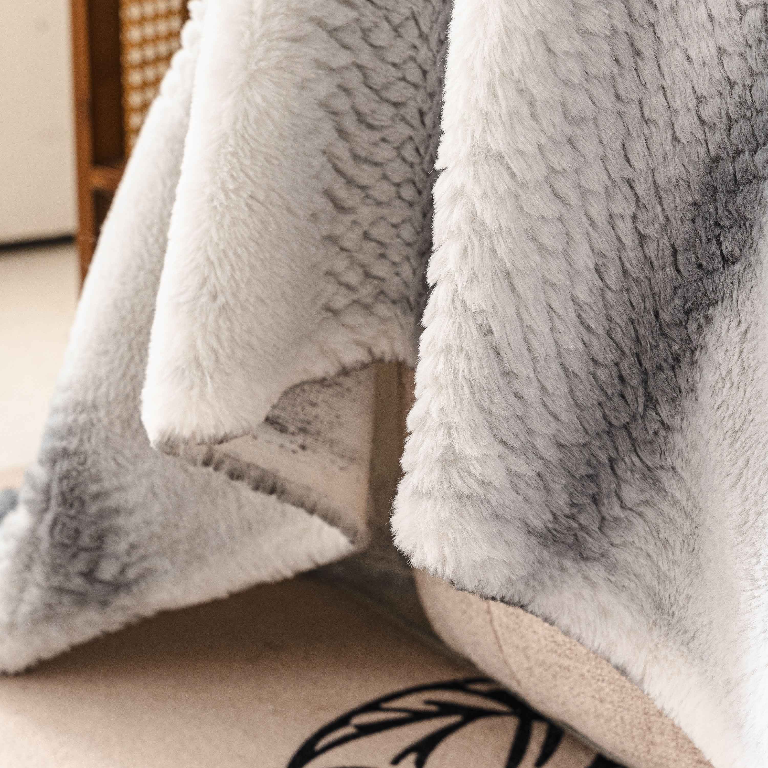 Faux Fur Sofa Cover Washable Furniture Protector for Sectional Warm & Fuzzy Slipcover