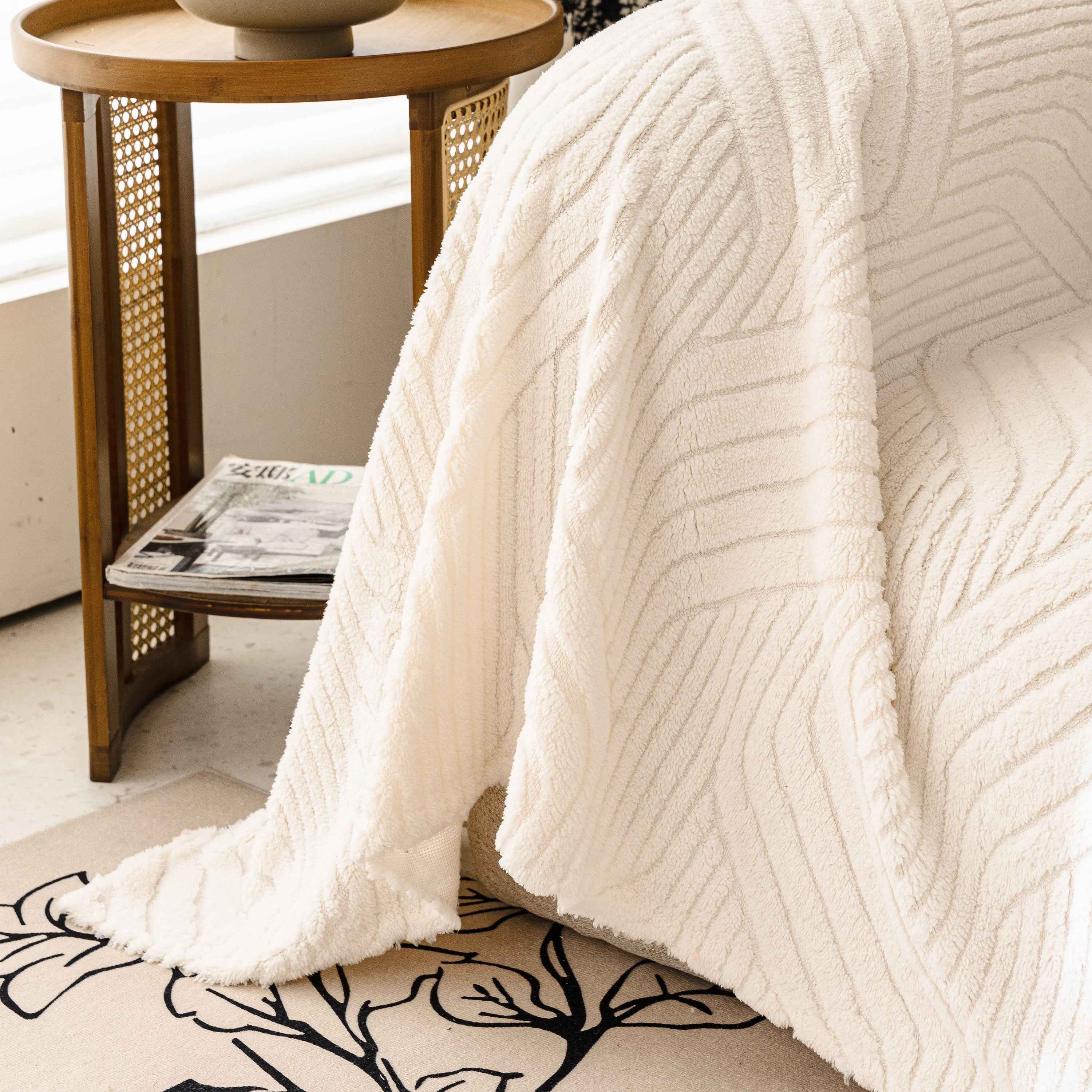 Plush Fleece Washable Sofa Throw Blanket, Soft & Cozy Furniture Protector for Couch
