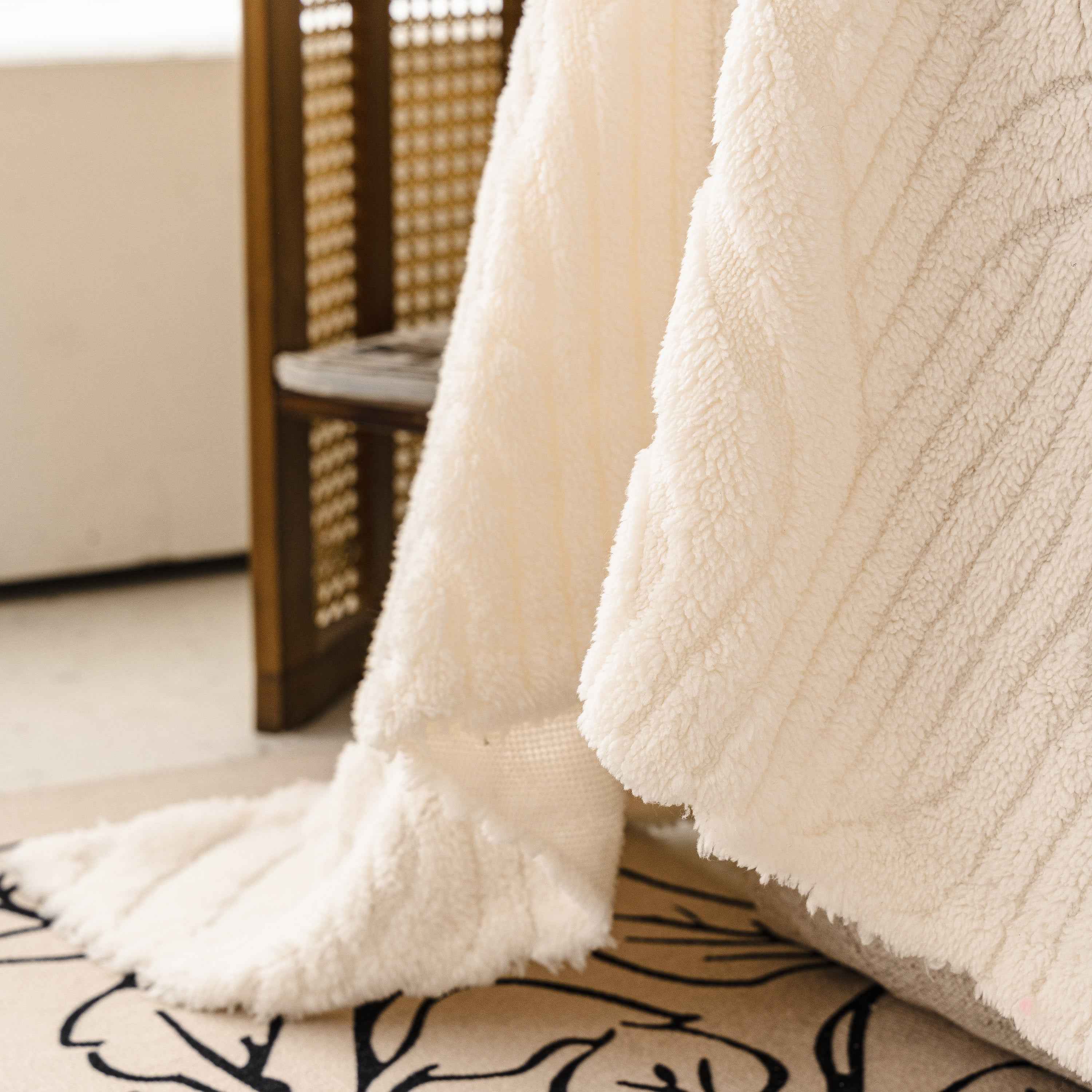 Plush Fleece Washable Sofa Throw Blanket, Soft & Cozy Furniture Protector for Couch