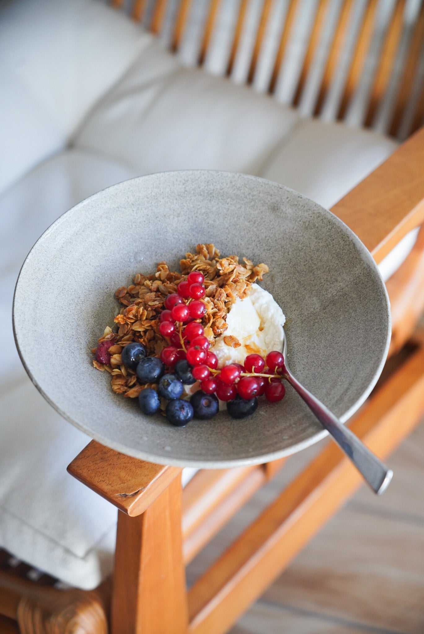Hat Shaped Stoneware Plates 