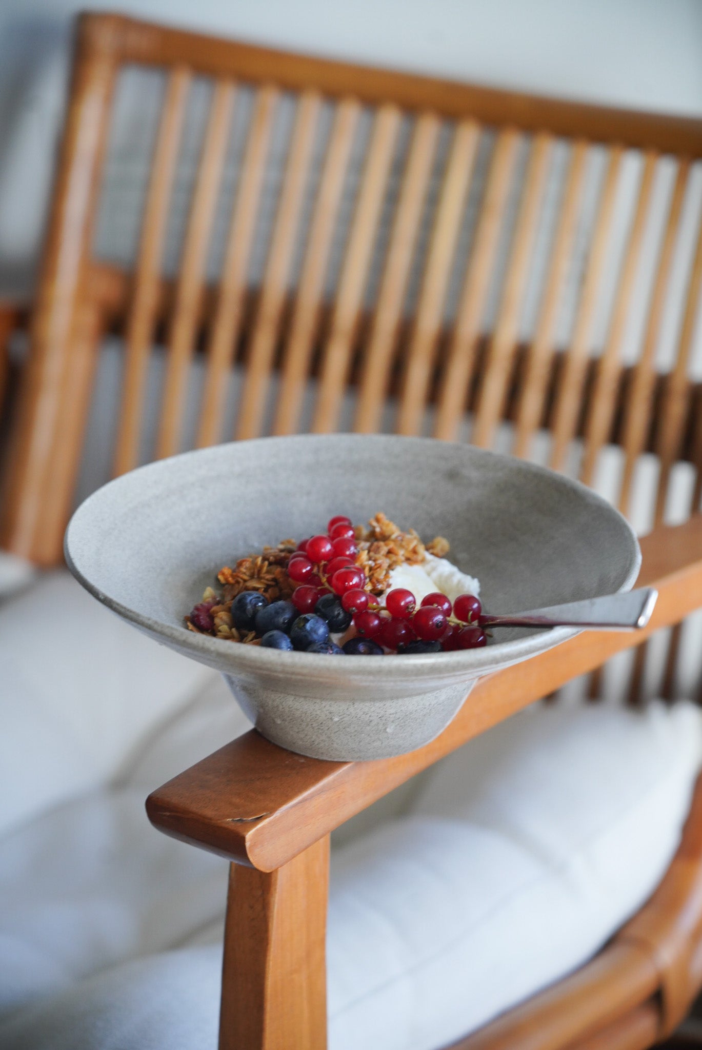 Hat Shaped Stoneware Plates 